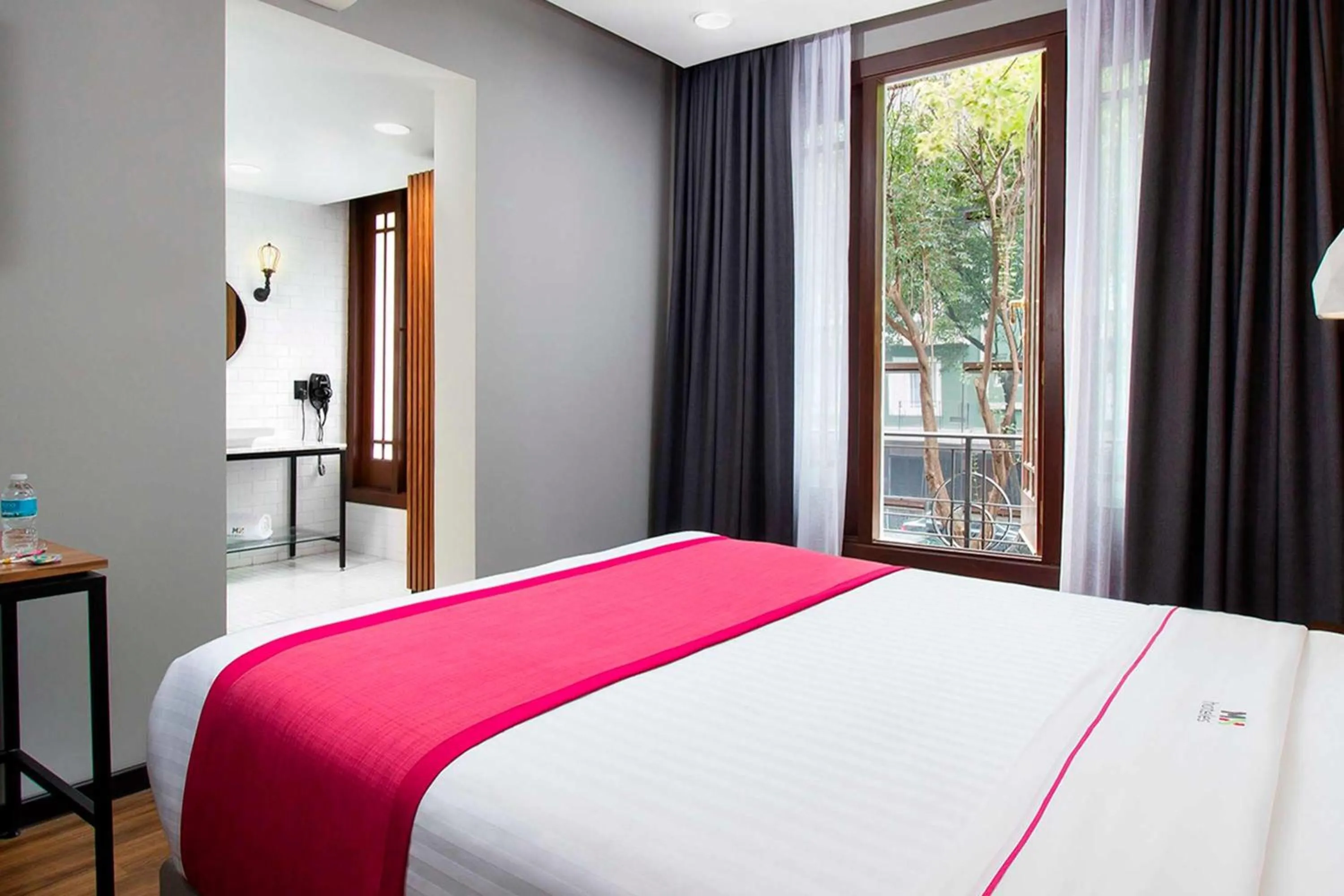 Photo of the whole room, Bed in Hotel MX mas reforma CDMX, Trademark Collection by Wyndham