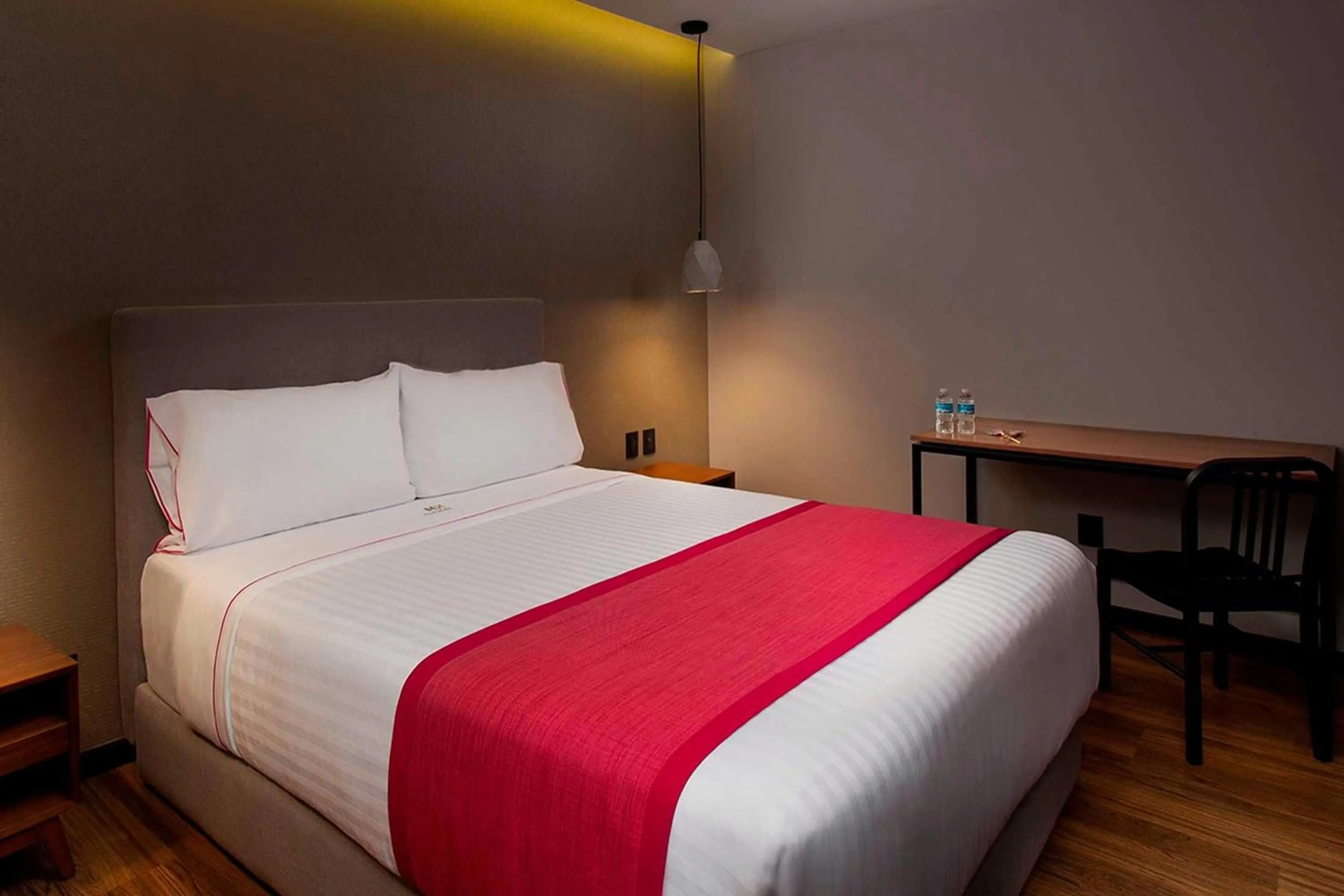 Photo of the whole room, Bed in Hotel MX mas reforma CDMX, Trademark Collection by Wyndham