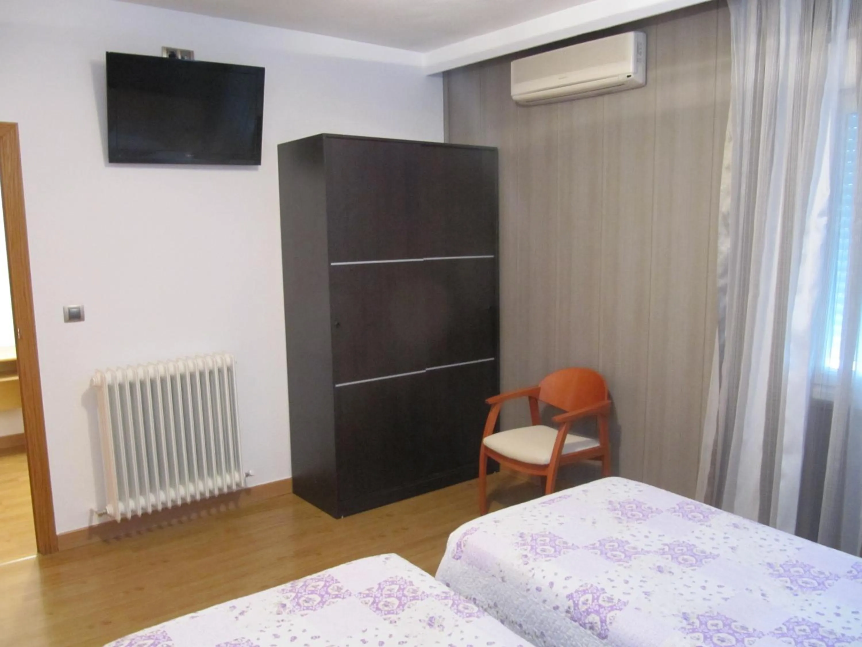 Photo of the whole room, Bed in Hotel Corona de Castilla