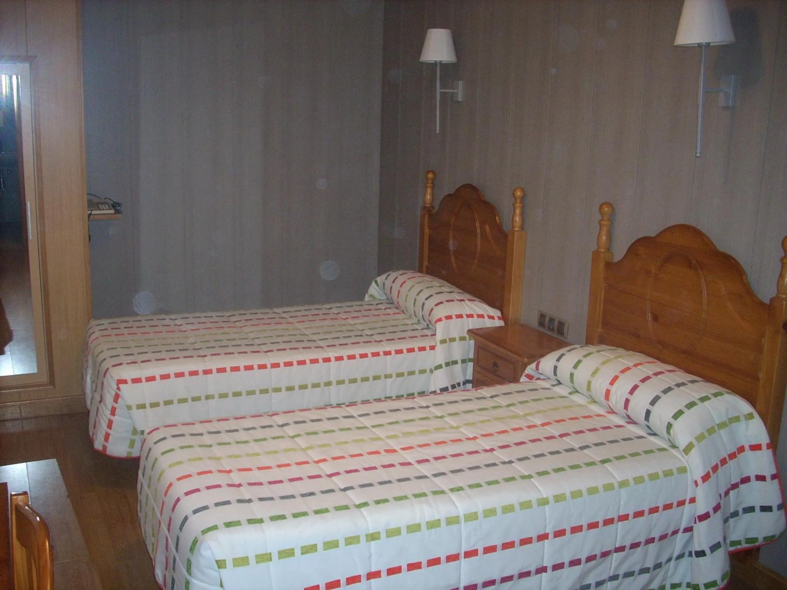 Bedroom, Bed in Hotel Corona de Castilla