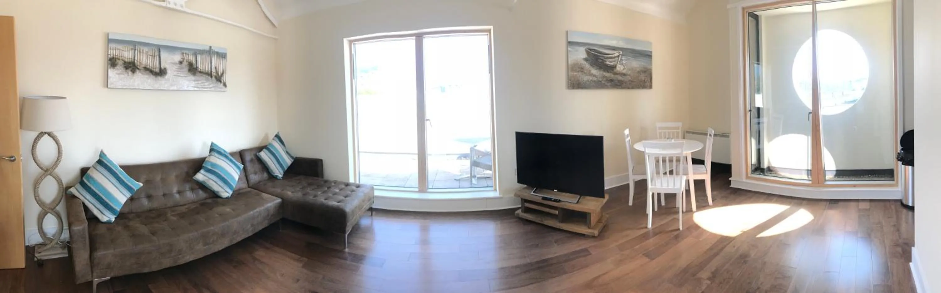 TV and multimedia in Ice House Apartments