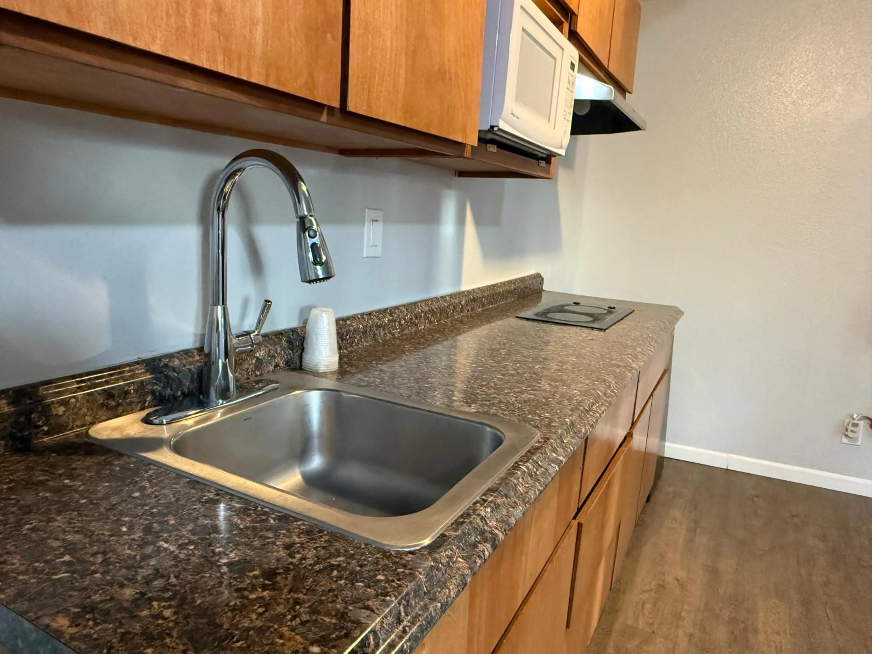 Kitchen or kitchenette in Budget Inn Bend