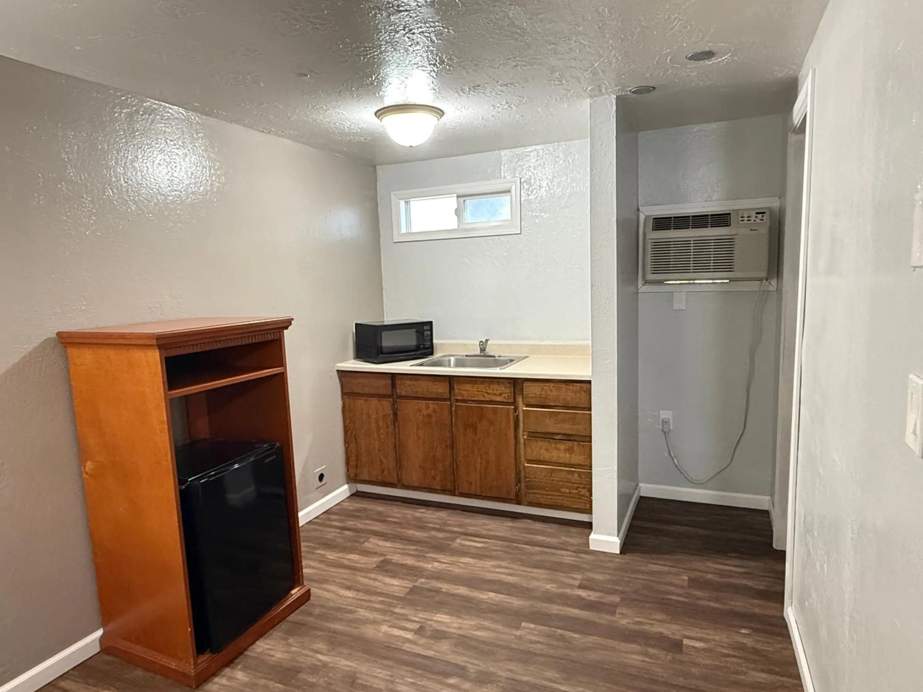 Kitchen or kitchenette in Budget Inn Bend