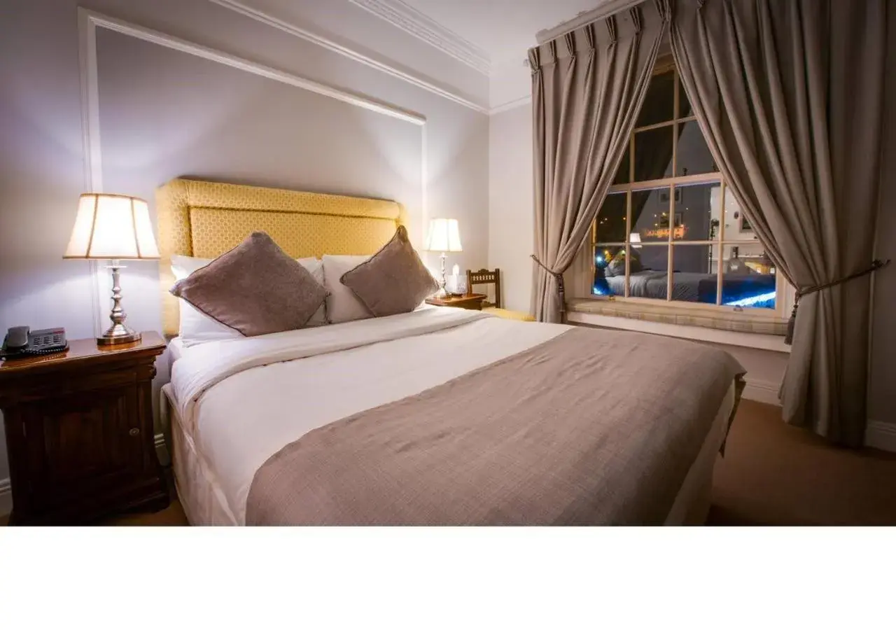 Double Room in The Old Bank Town House Double Room in The Old Bank Town House