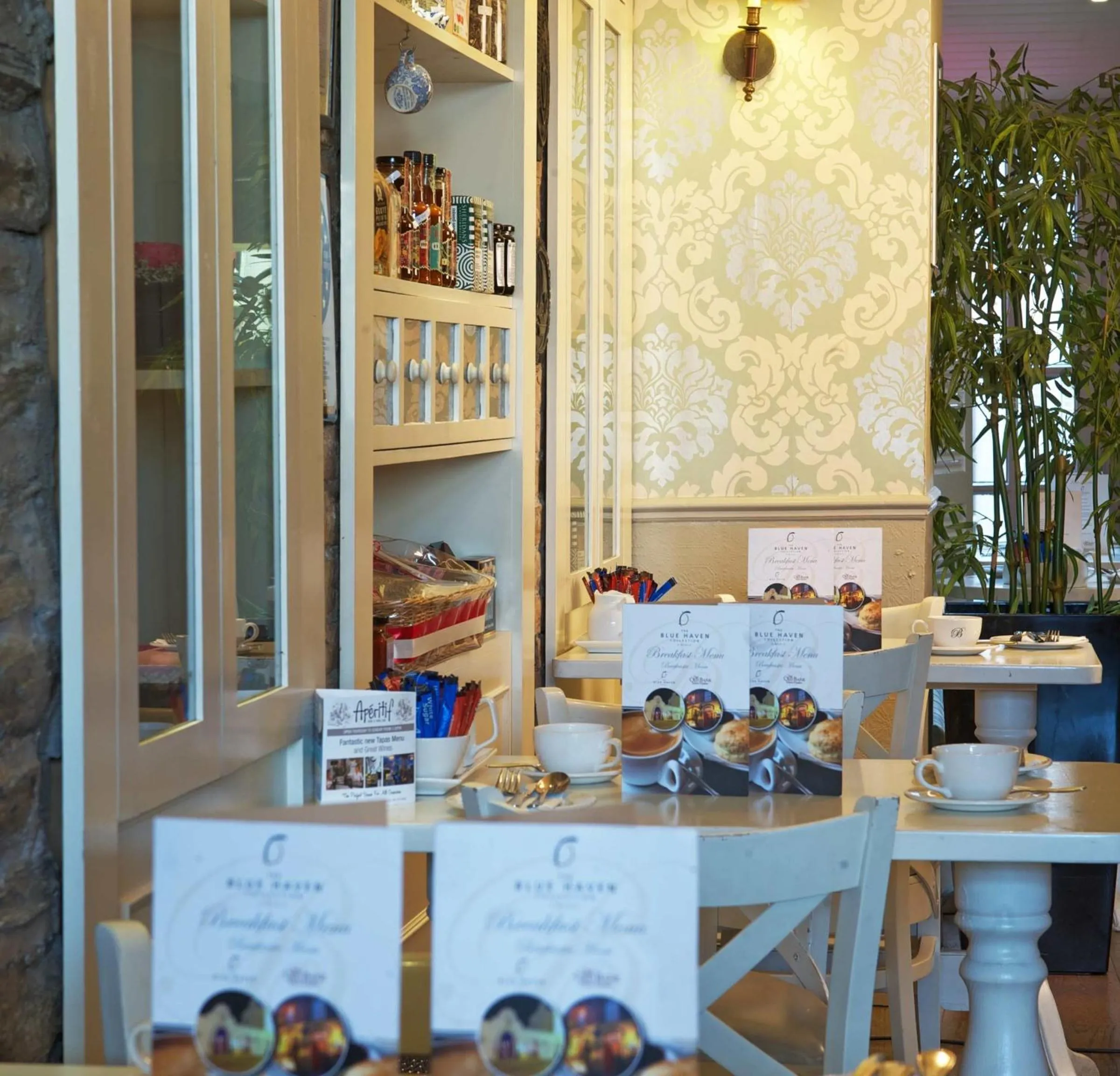 Restaurant/places to eat in The Old Bank Town House