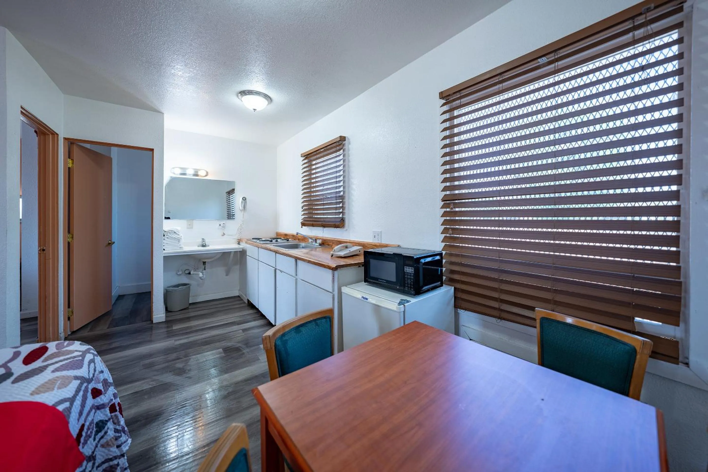 Bedroom in Budget Inn Madras by OYO