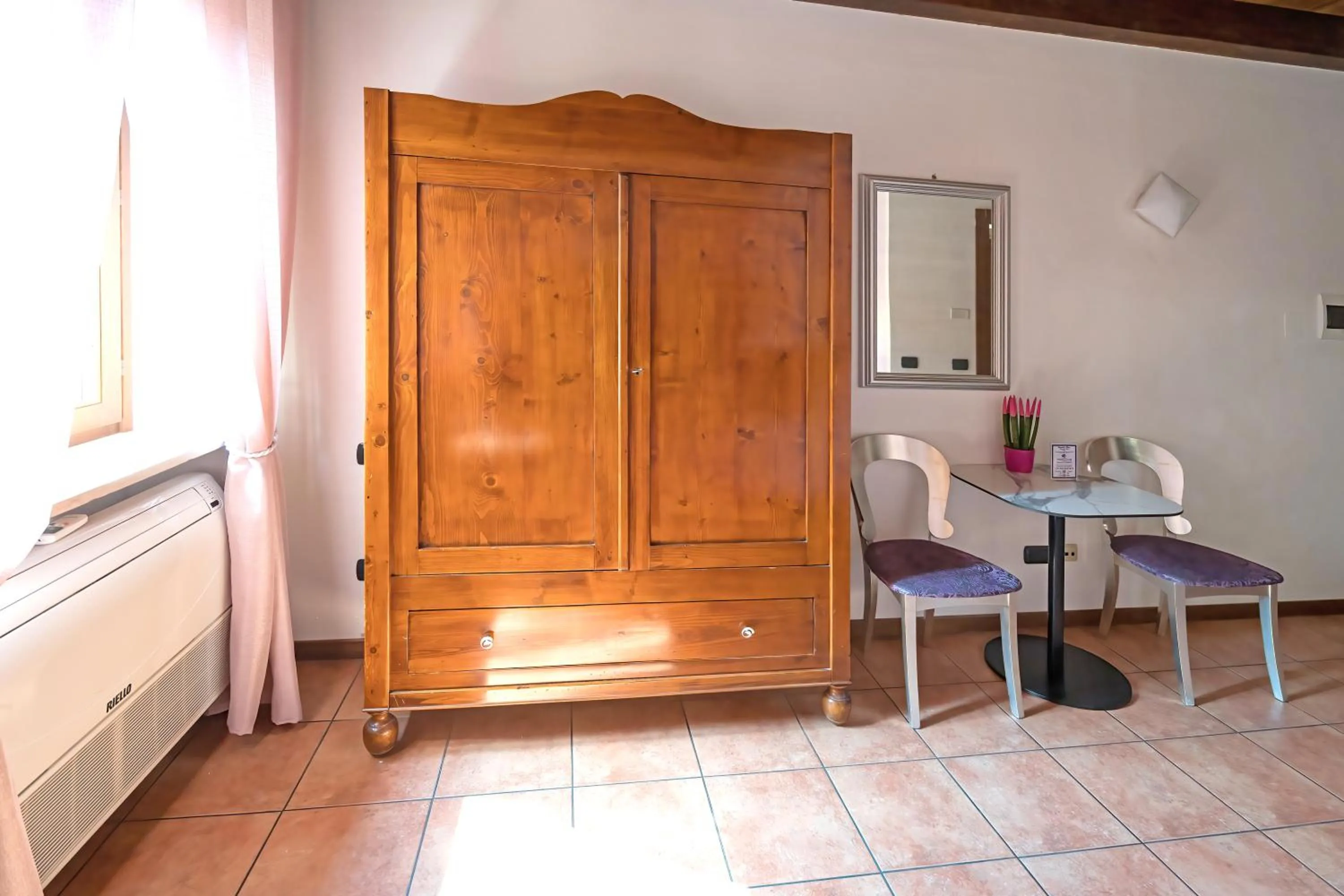 wardrobe in Veronetta House