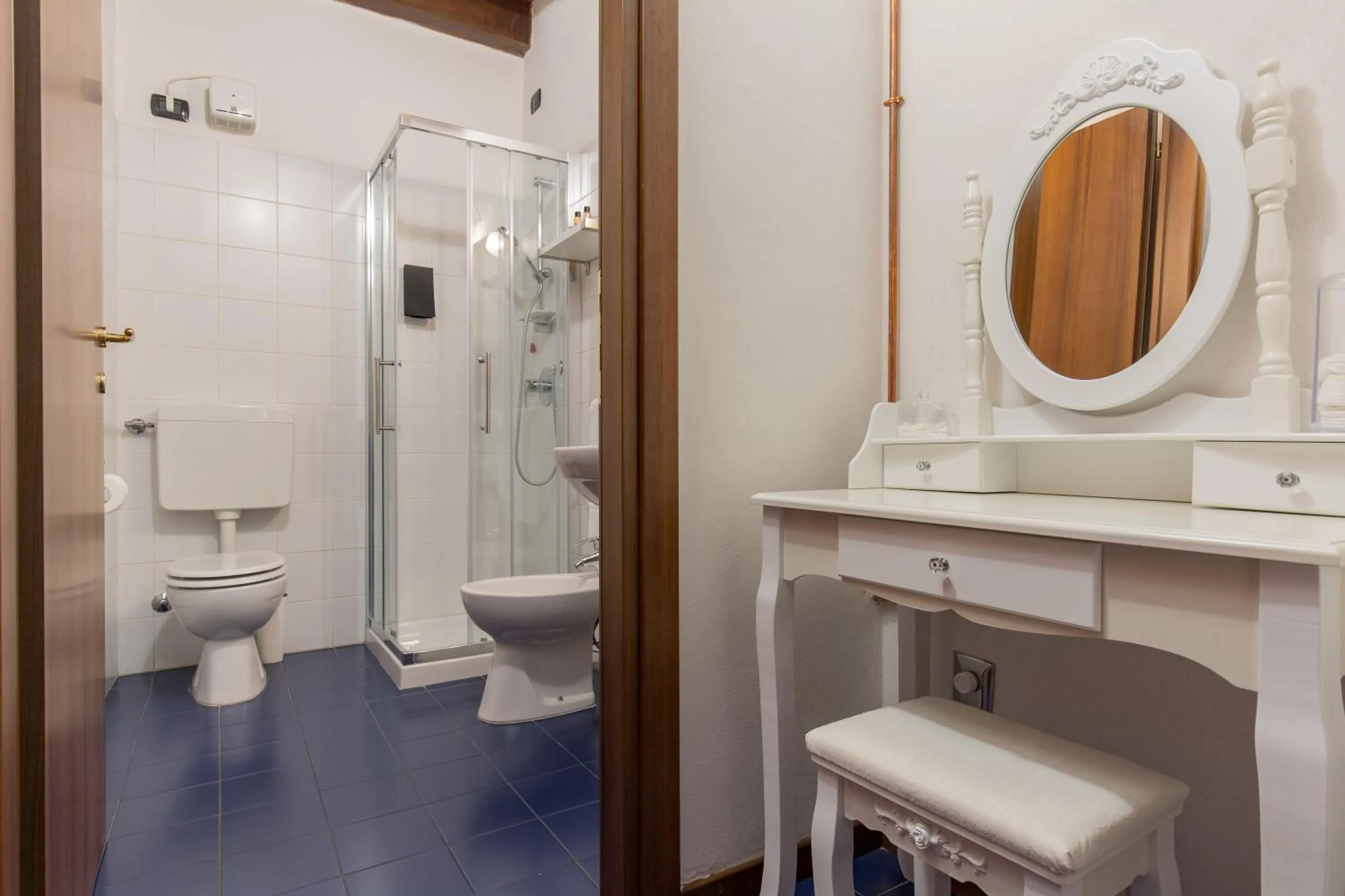 Bathroom in Veronetta House
