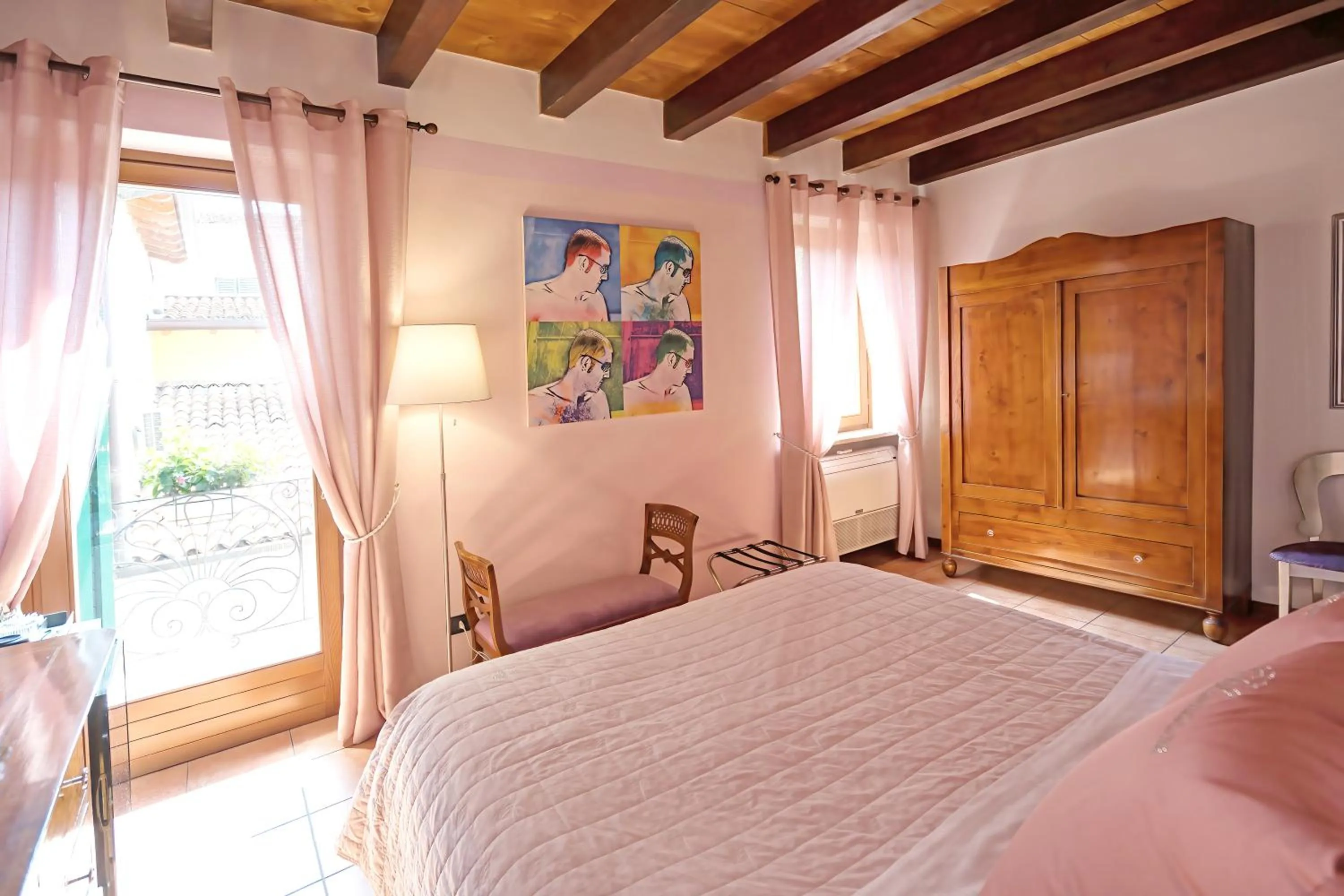 View (from property/room), Bed in Veronetta House