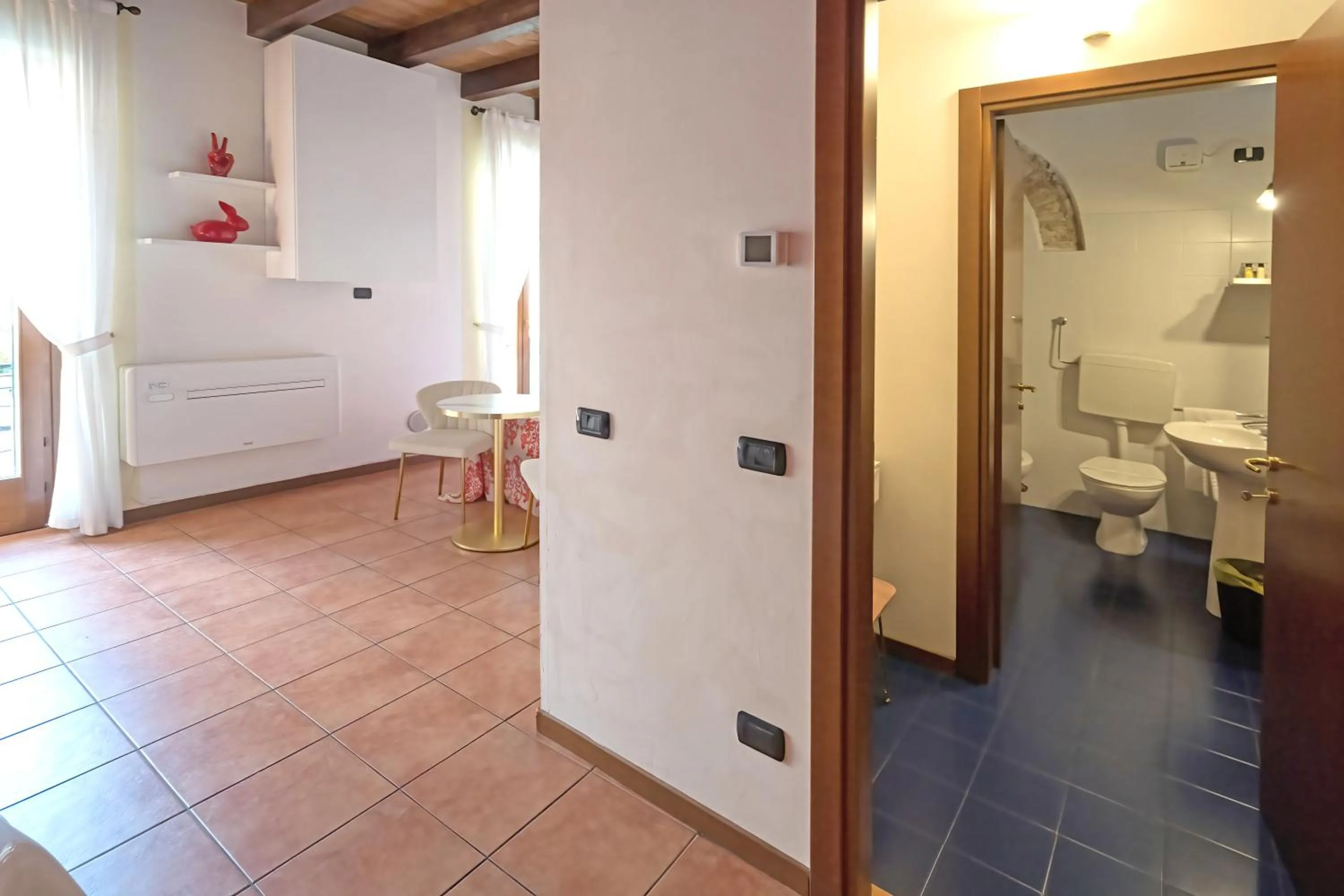 Photo of the whole room in Veronetta House