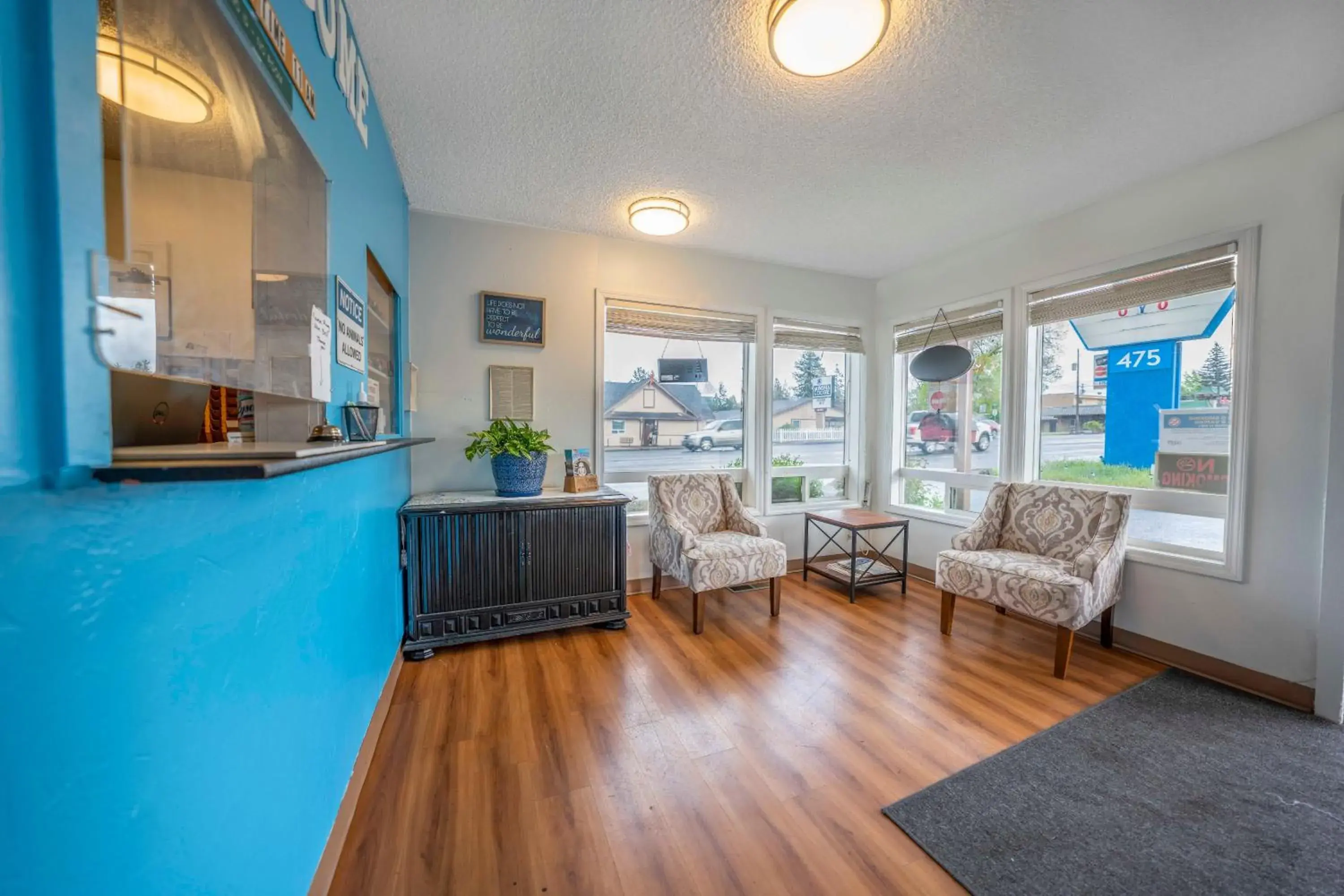 Lobby or reception in Royal Gateway Motel by OYO Lobby or reception in Royal Gateway Motel by OYO