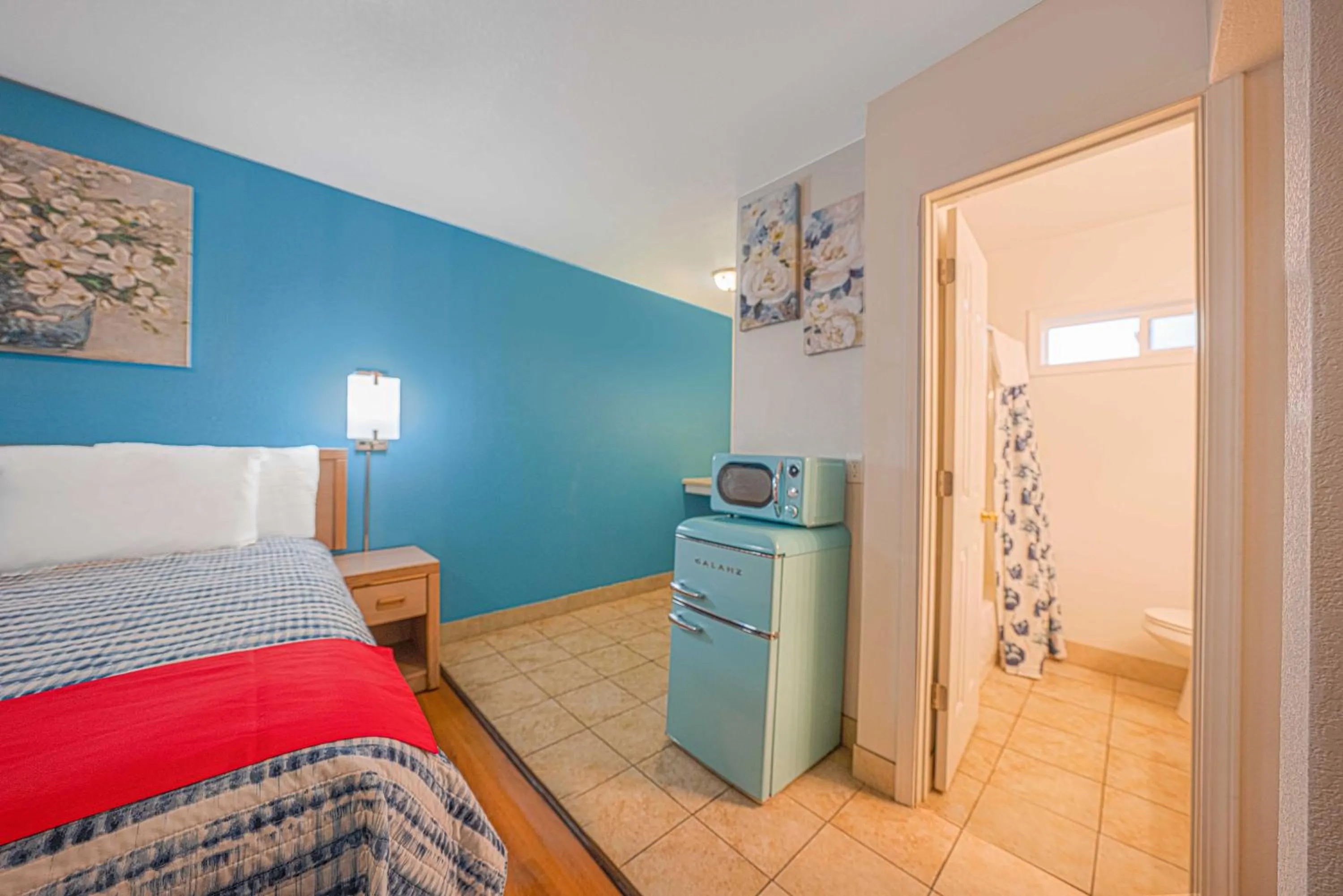 Bedroom, Bed in Royal Gateway Motel by OYO