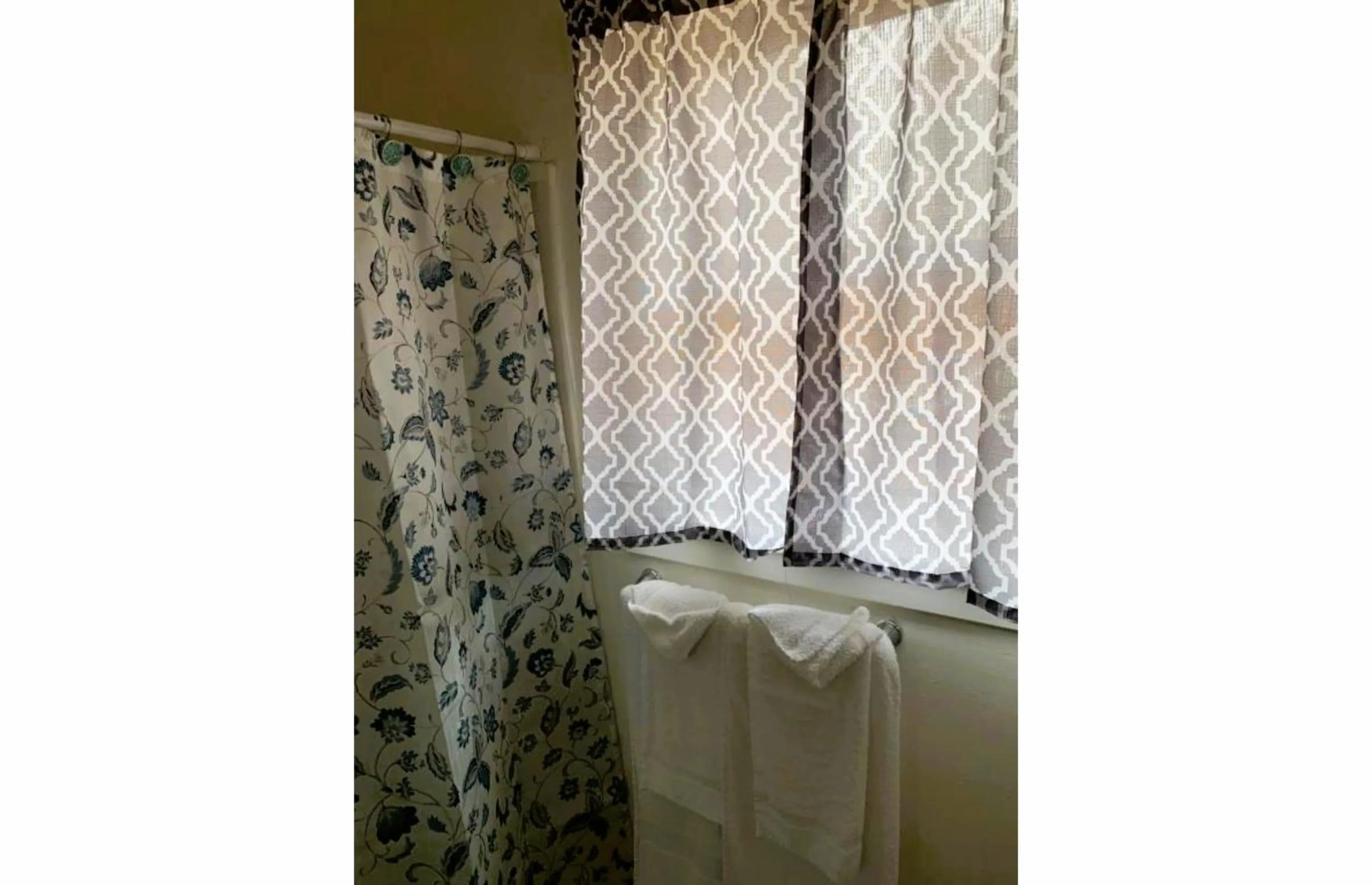 Bathroom in Royal Gateway Motel by OYO