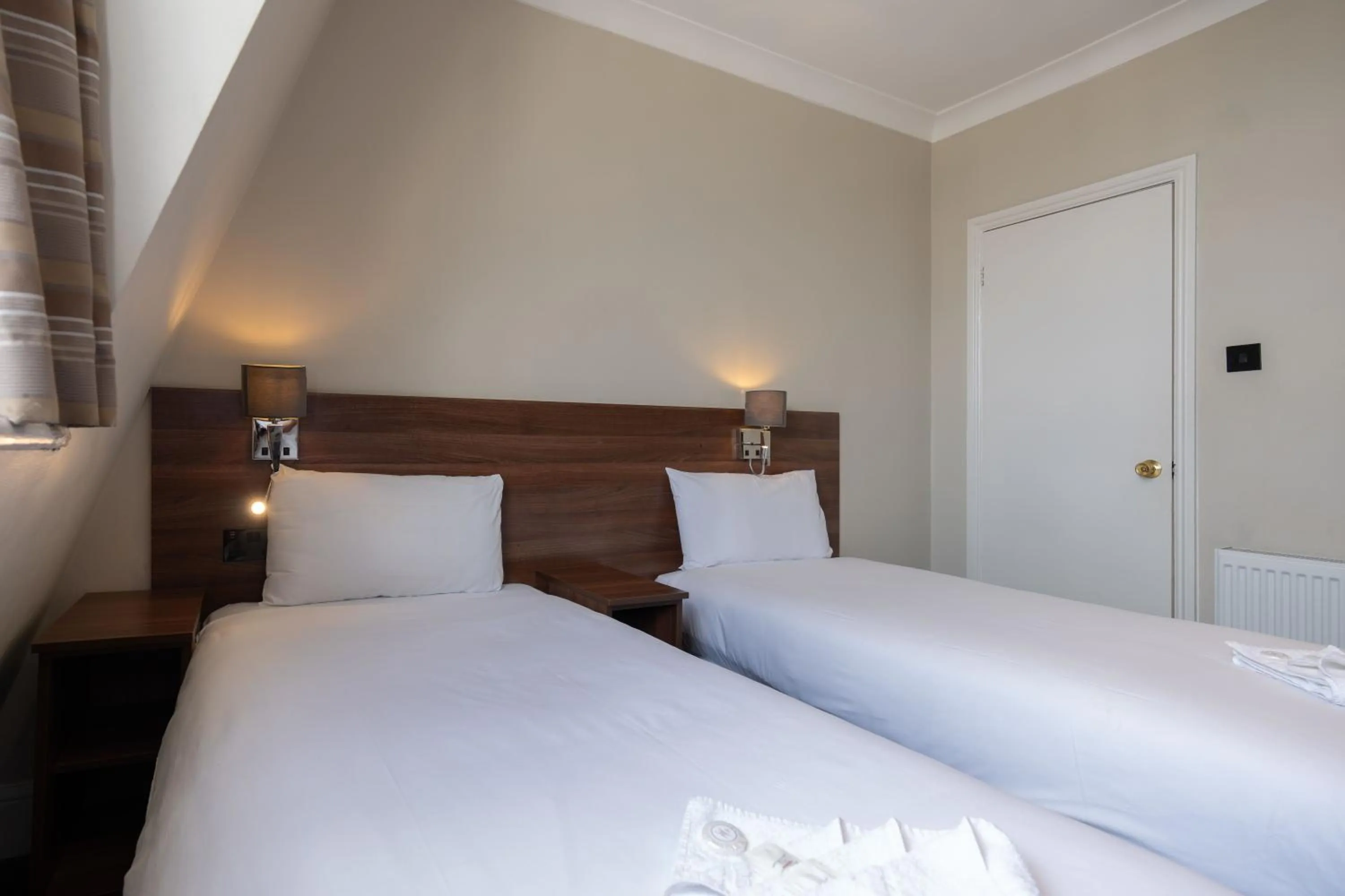 Bed in Ascot Hyde Park Hotel