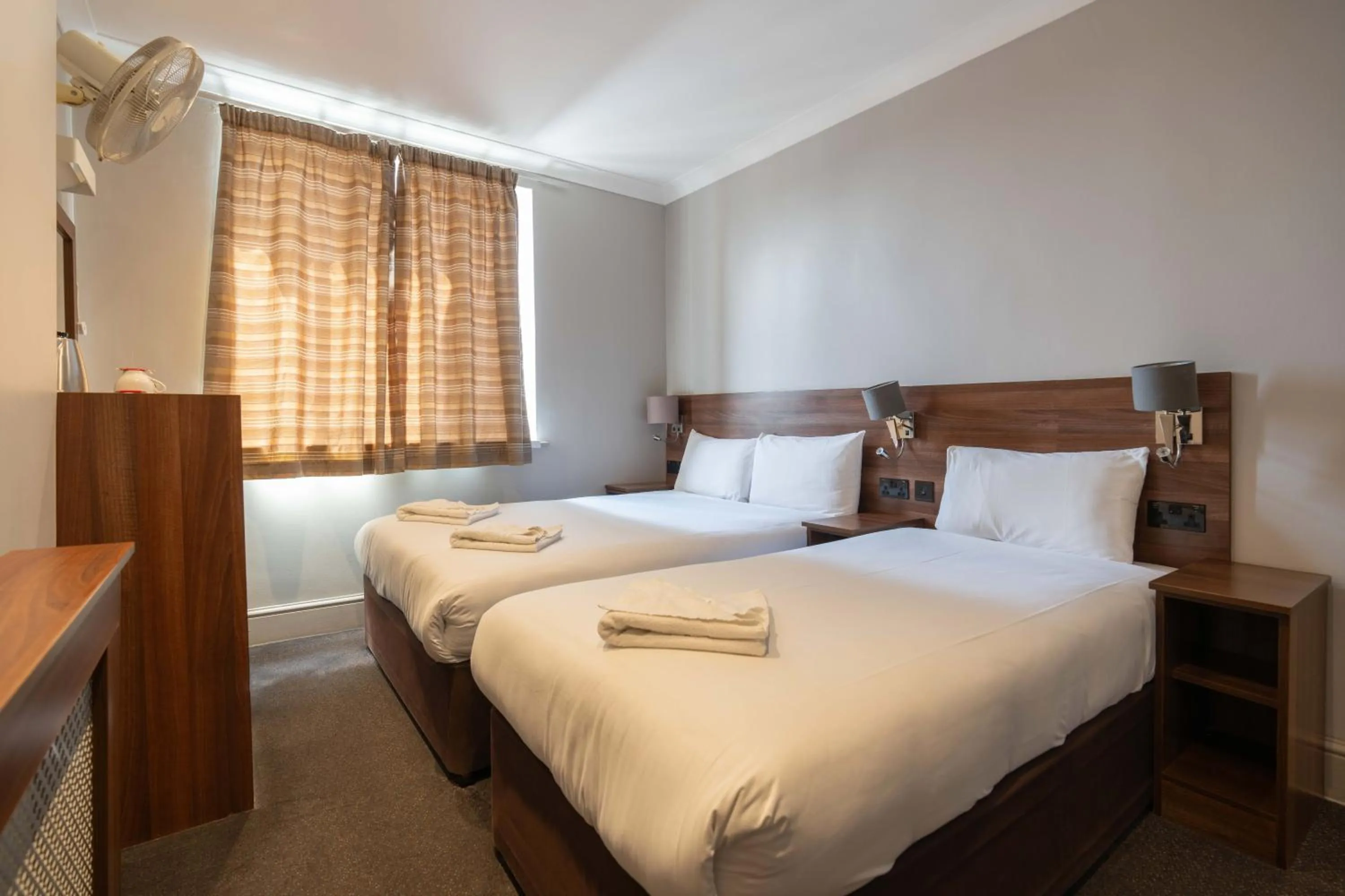 Bed in Ascot Hyde Park Hotel