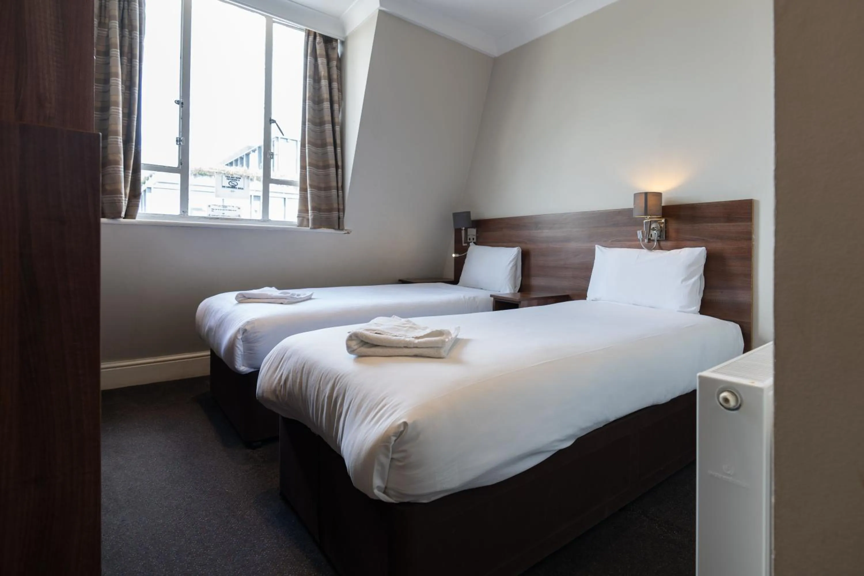 Bed in Ascot Hyde Park Hotel