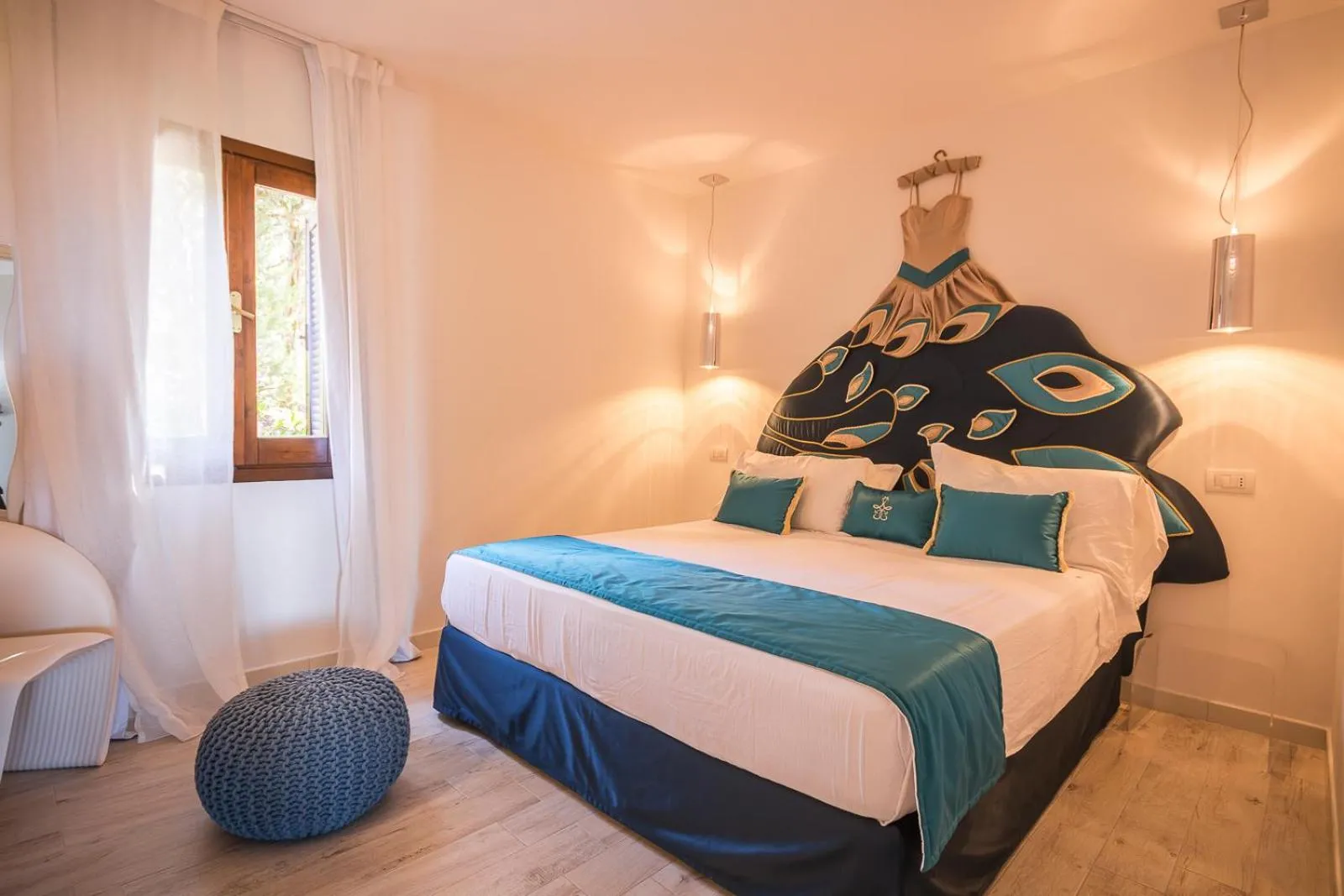 King Suite with Spa Bath in Geco di Giada Art Suites - Adult Only