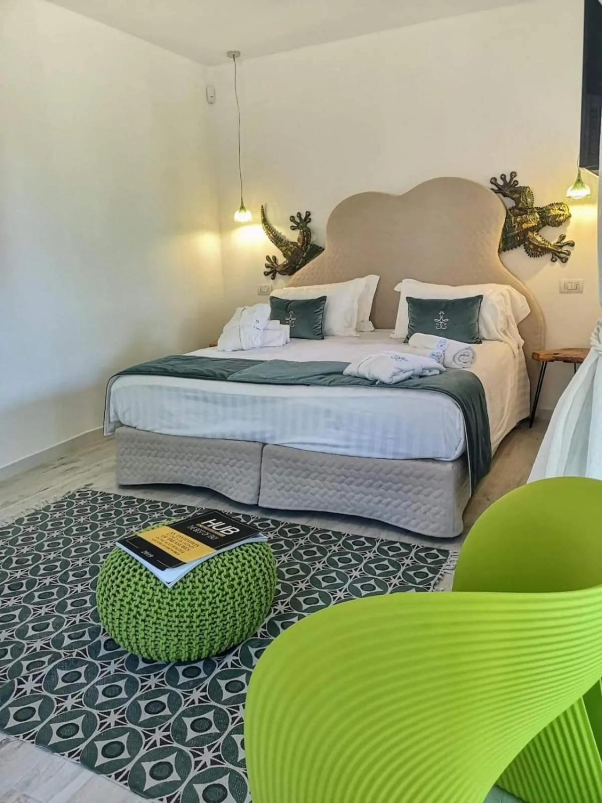 King Room with Garden View - single occupancy in Geco di Giada Art Suites - Adult Only