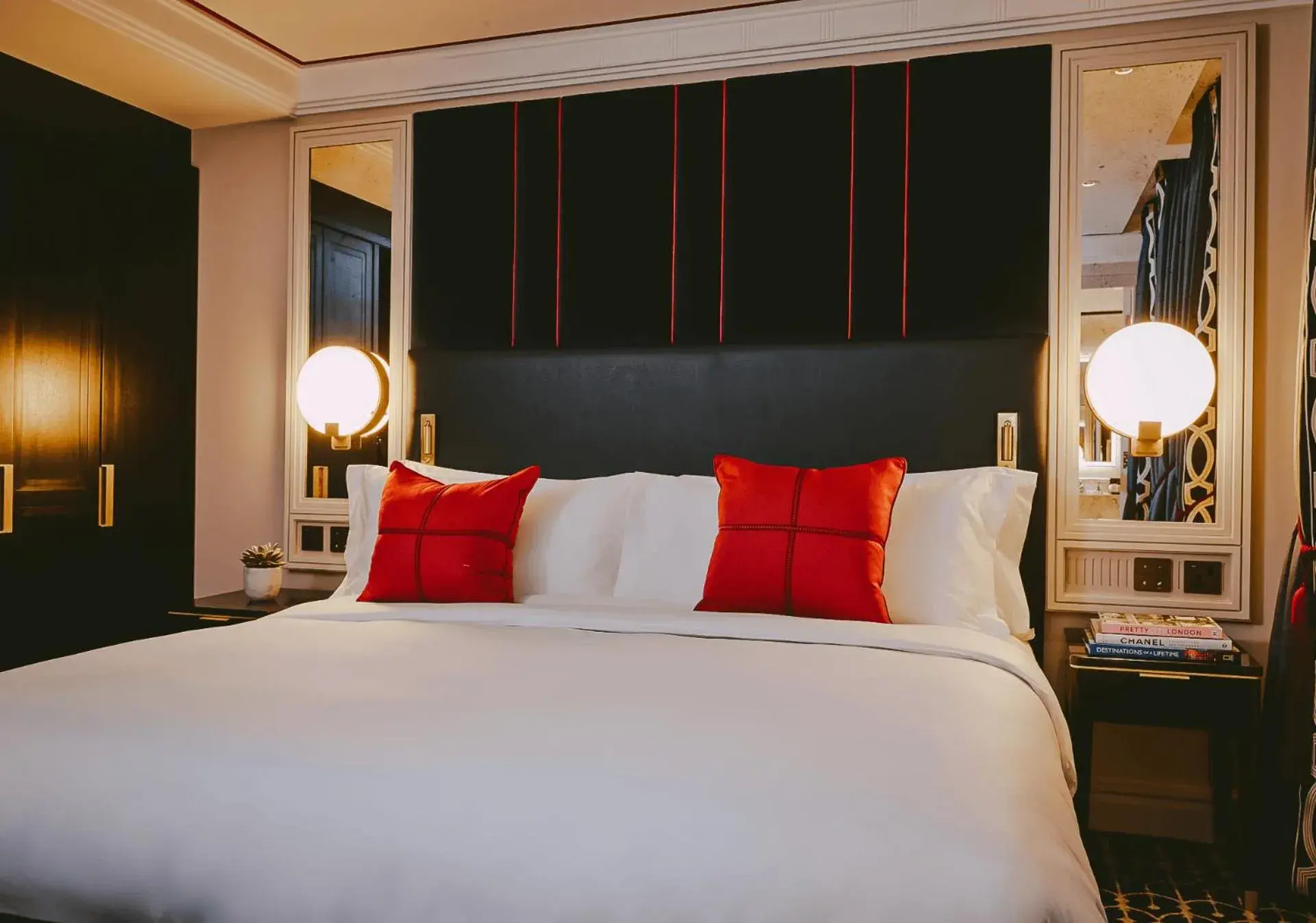 Bed in The Mayfair Townhouse - an Iconic Luxury Hotel Bed in The Mayfair Townhouse - an Iconic Luxury Hotel