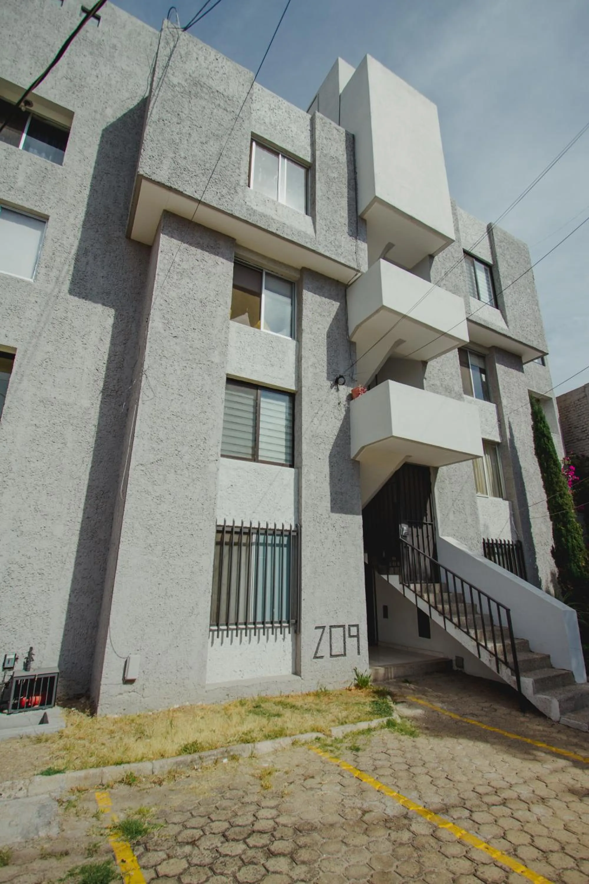 Facade/entrance in Departamento con gran diseño cerca de Poliforum