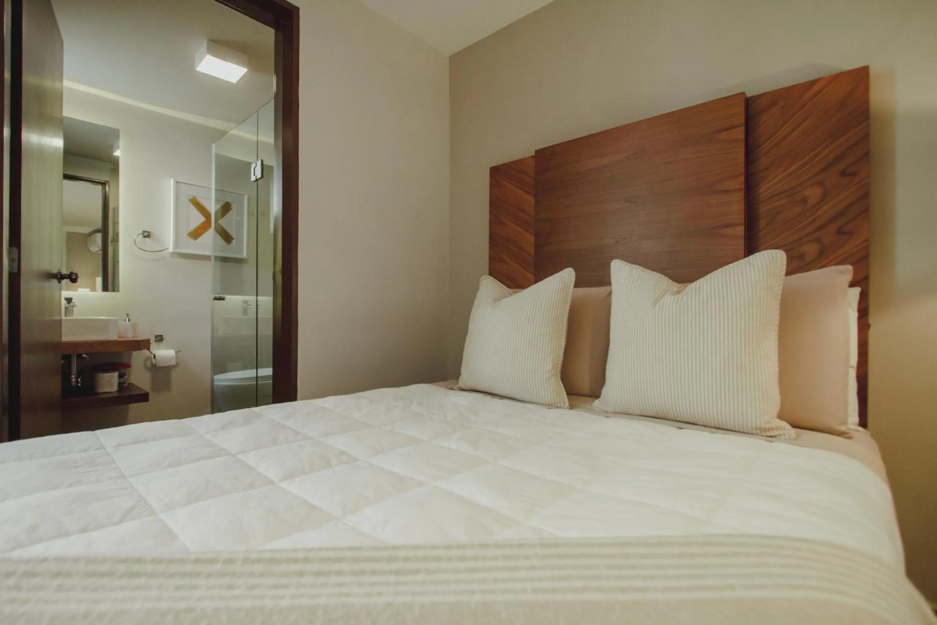 Bedroom, Bed in Departamento con gran diseño cerca de Poliforum