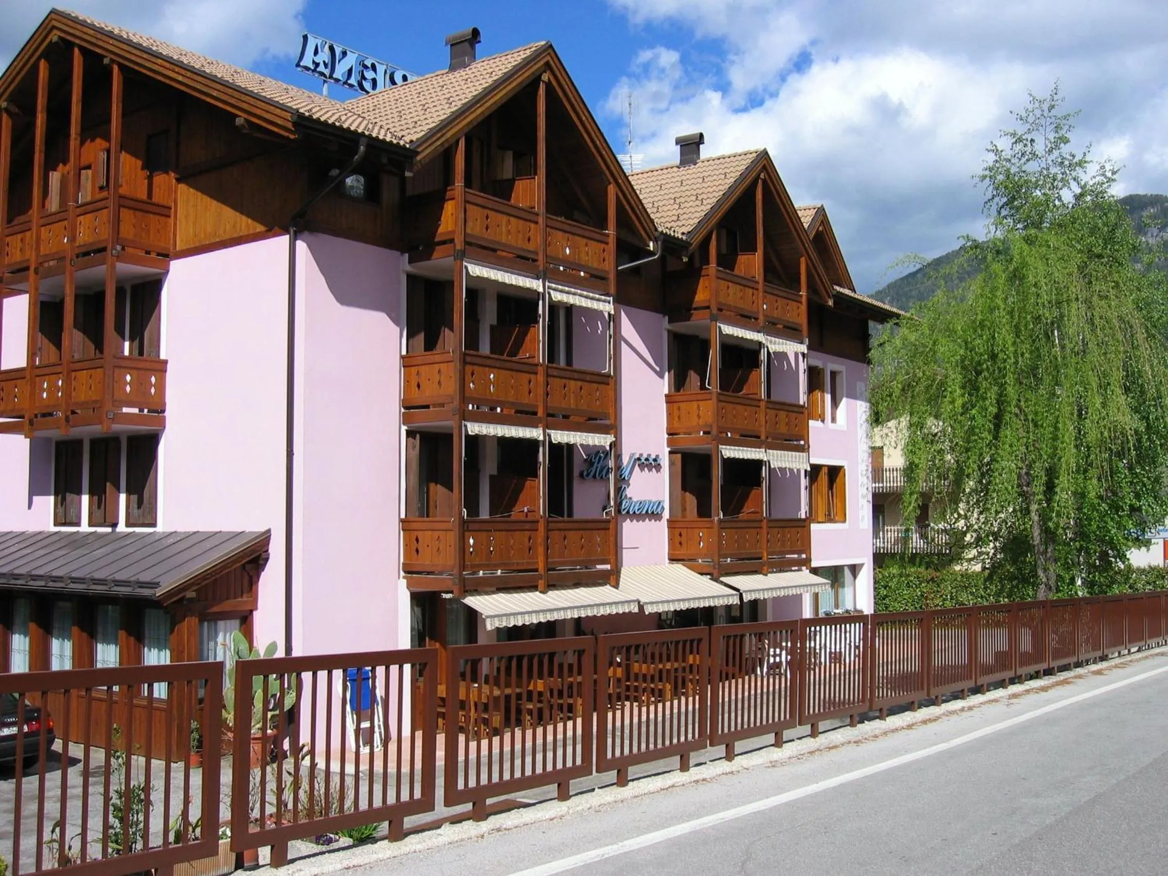 Hotel Serena