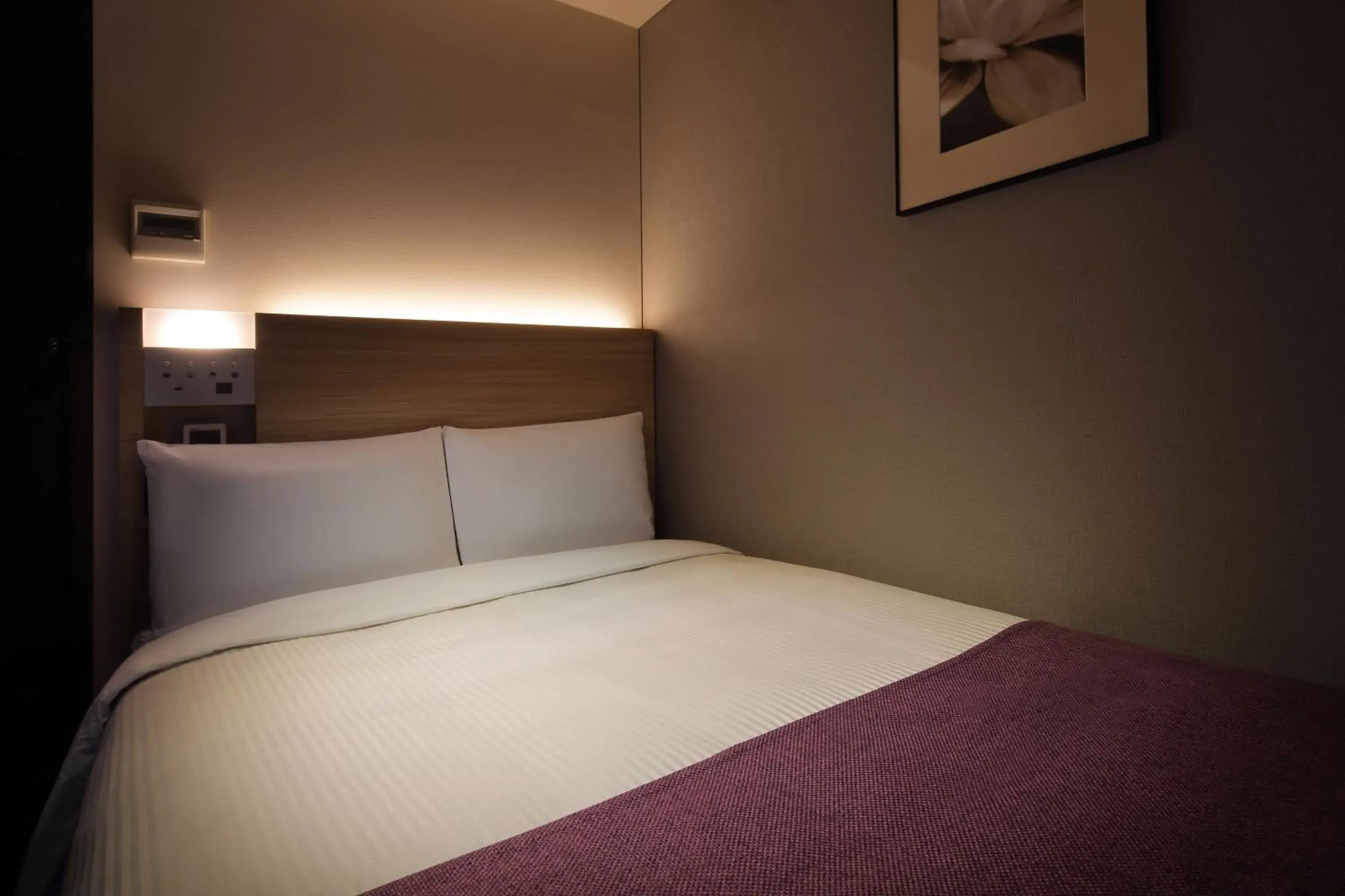 Photo of the whole room, Bed in Keio Presso Inn Tokyo Kudanshita Photo of the whole room, Bed in Keio Presso Inn Tokyo Kudanshita