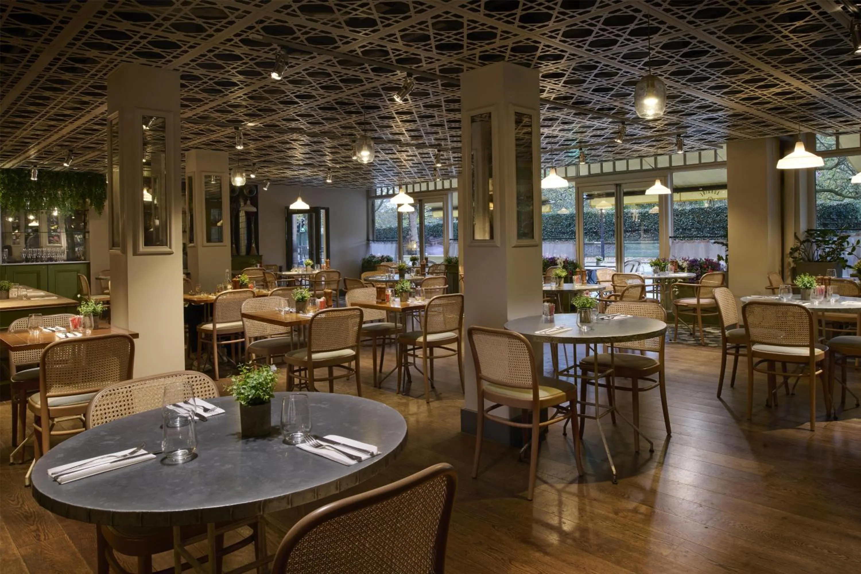 Restaurant/places to eat in Hilton London Hyde Park