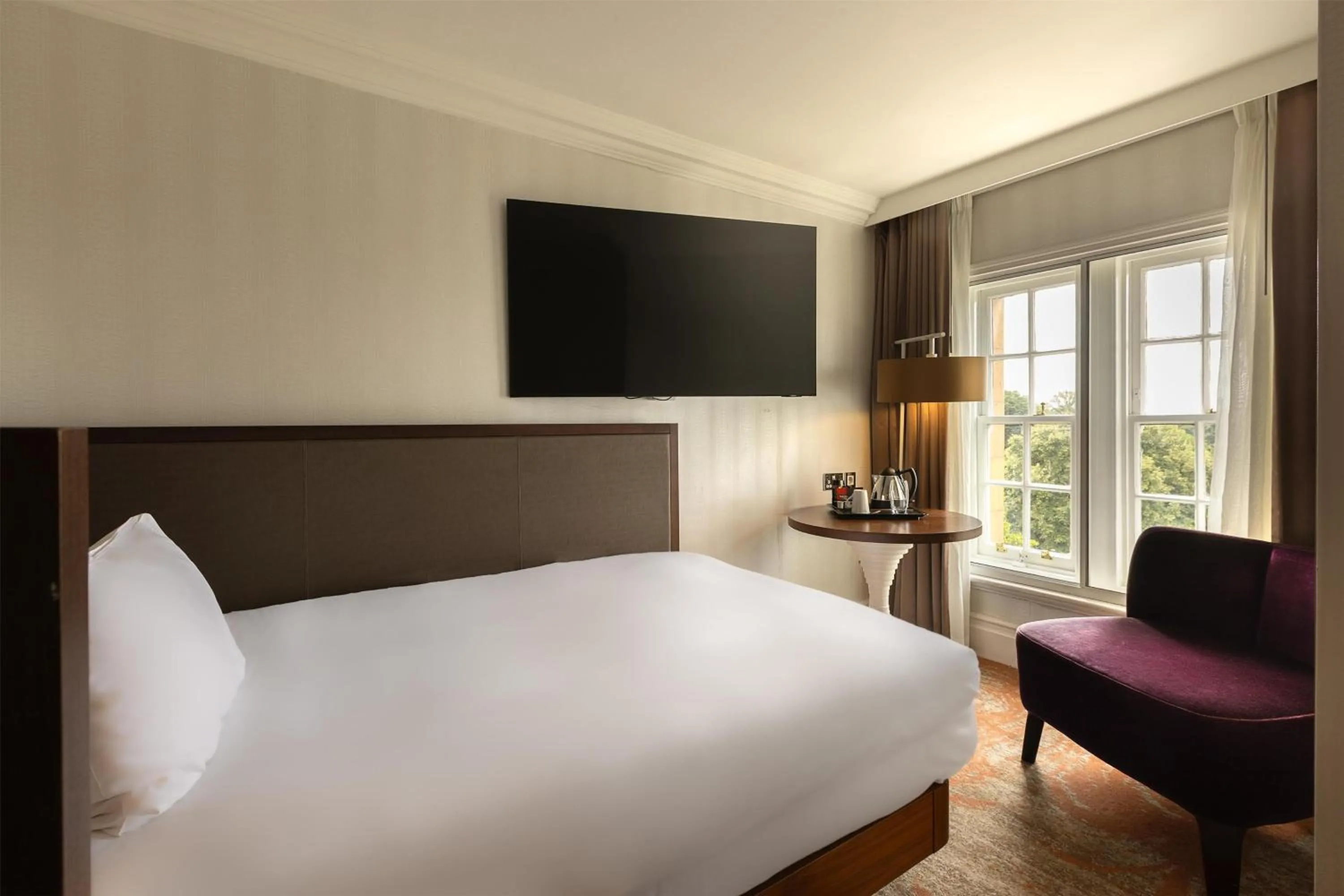 Bed in Hilton London Hyde Park