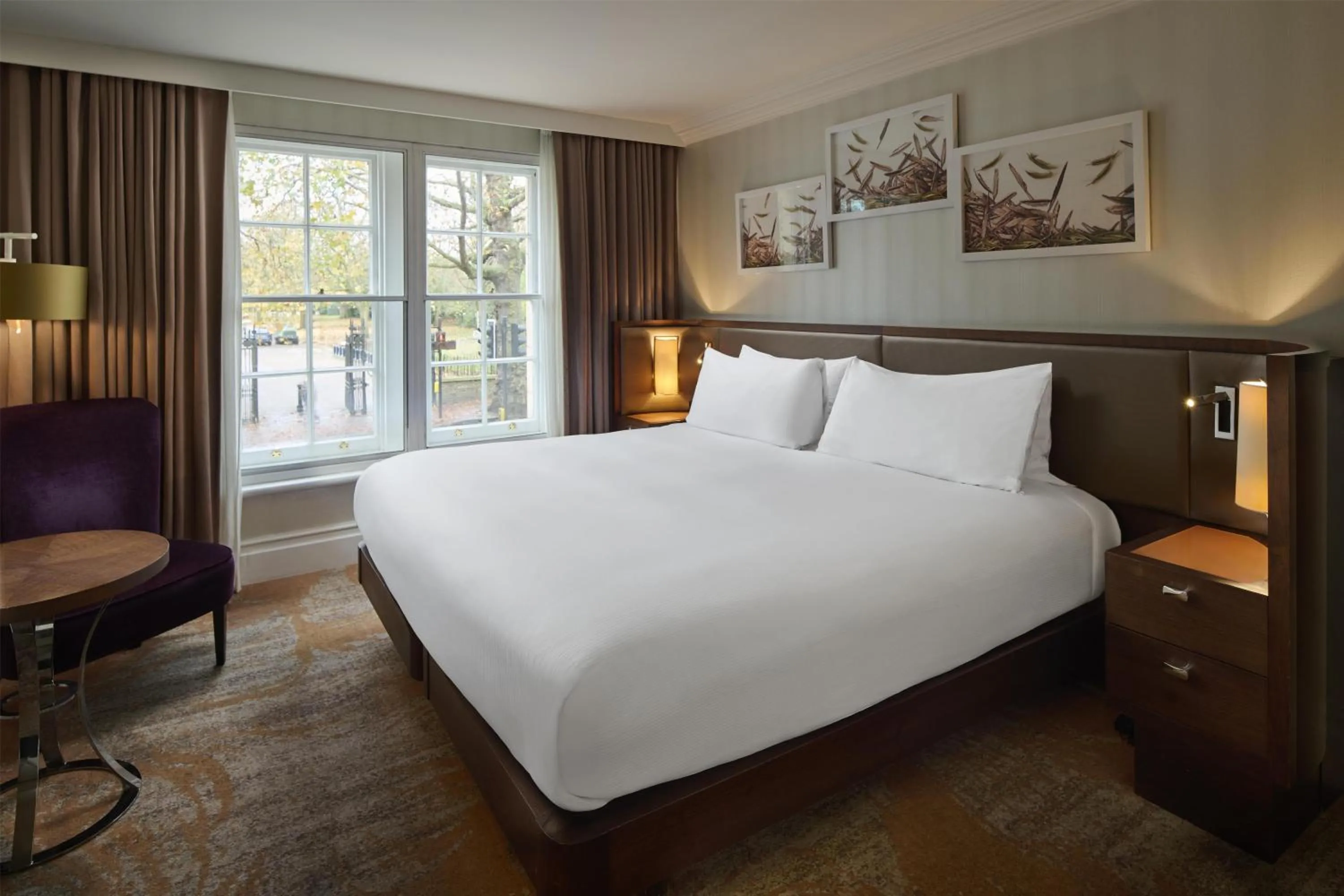 Bed in Hilton London Hyde Park