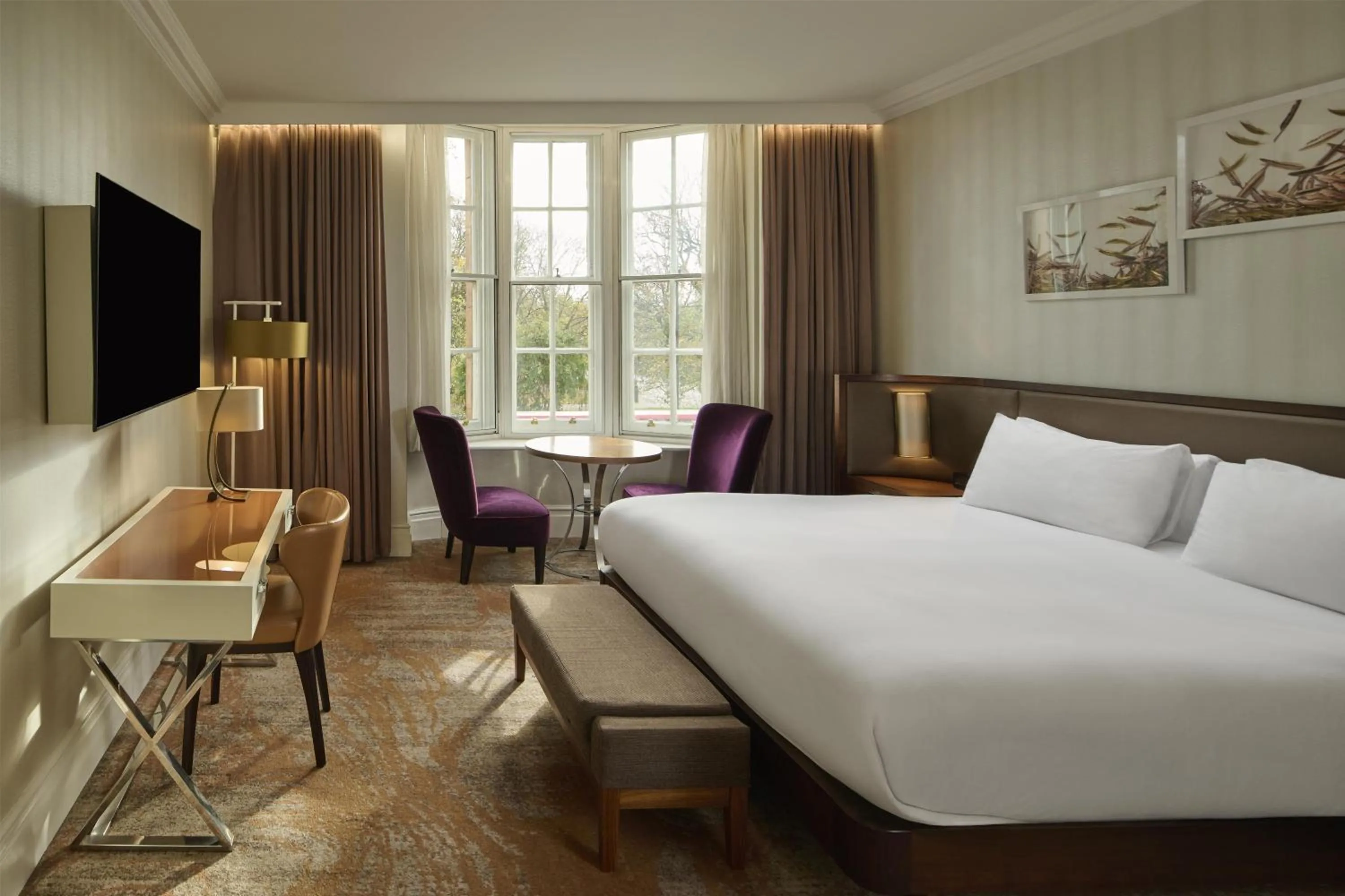 Bed in Hilton London Hyde Park