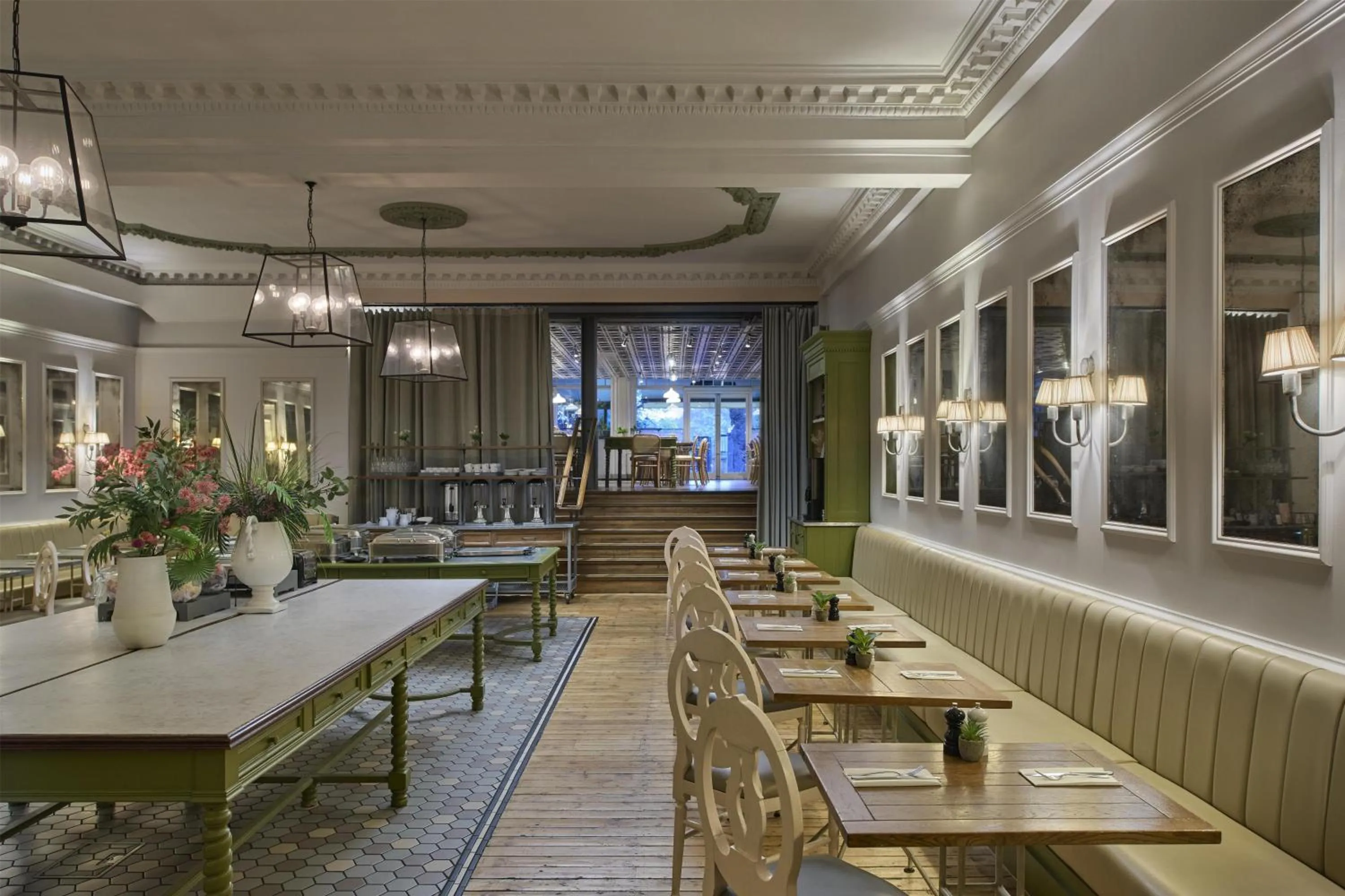 Restaurant/places to eat in Hilton London Hyde Park