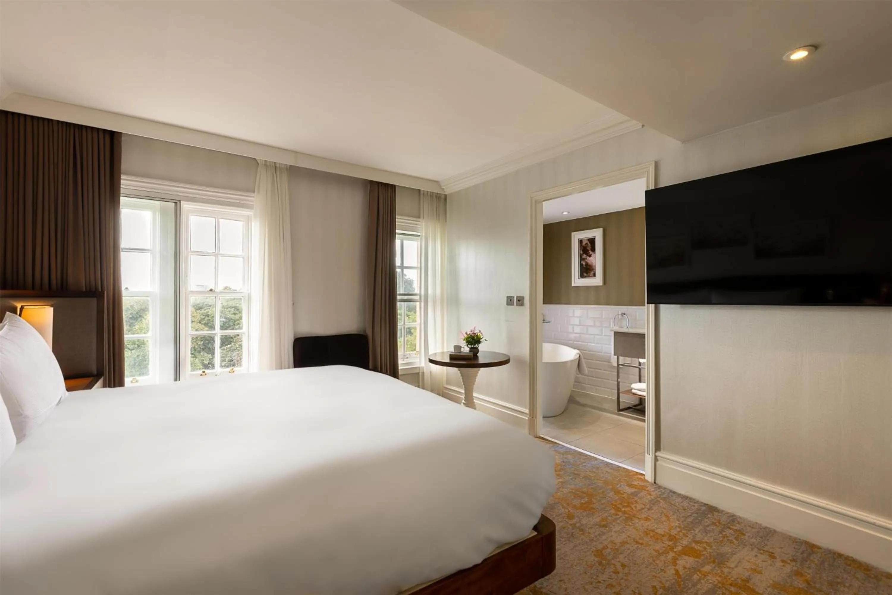 Bed in Hilton London Hyde Park