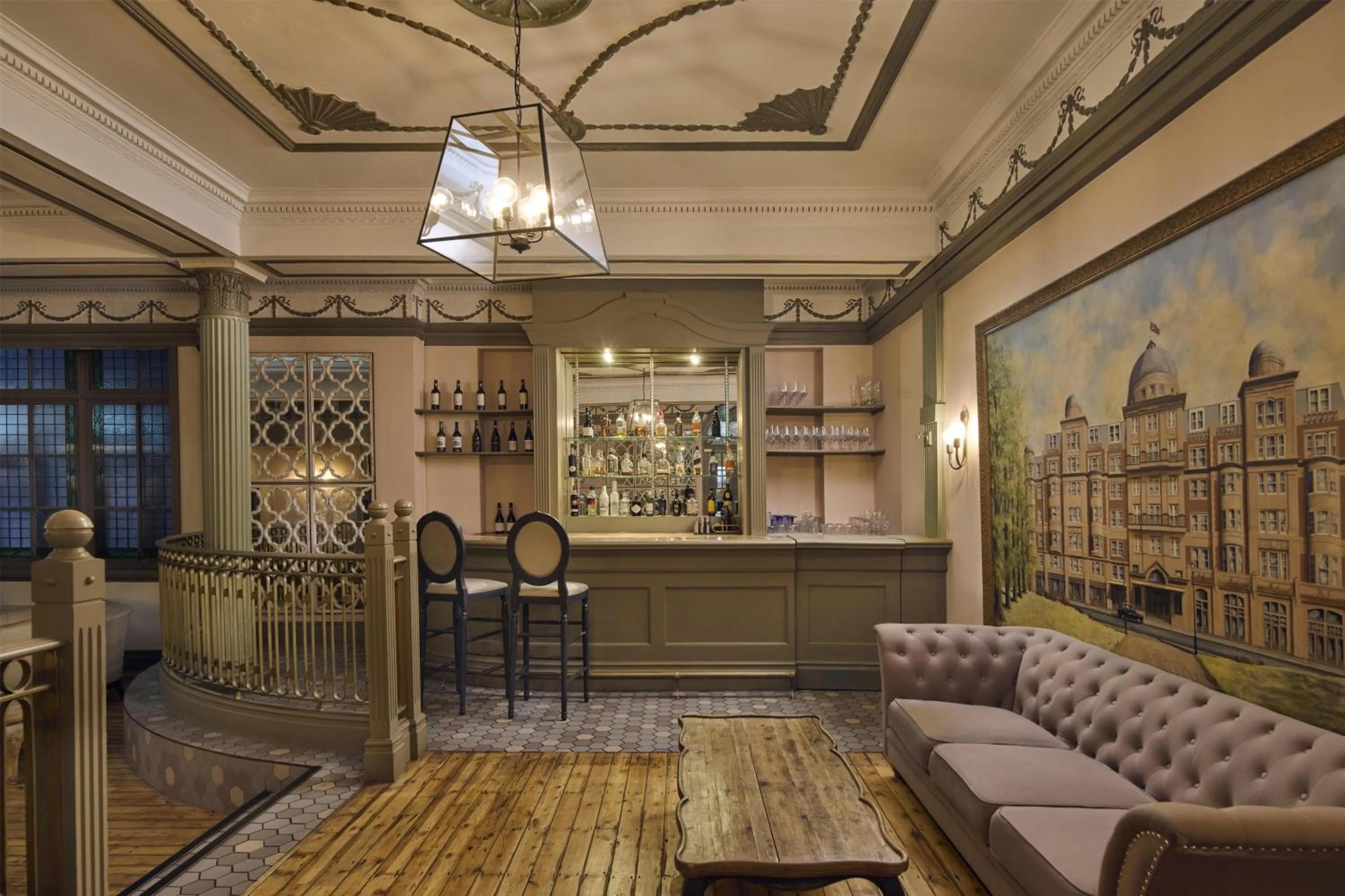 Lounge or bar in Hilton London Hyde Park