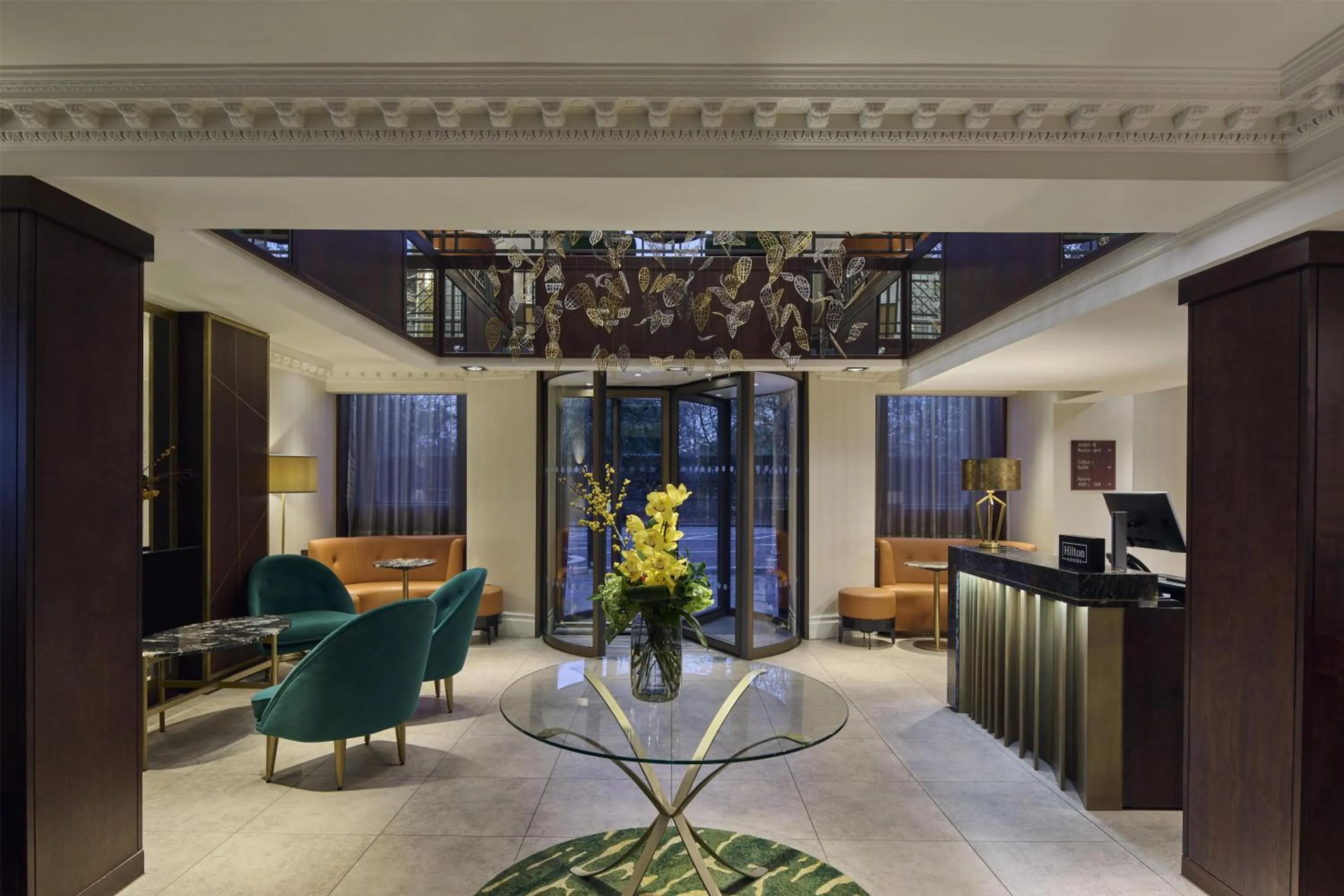 Lobby or reception in Hilton London Hyde Park