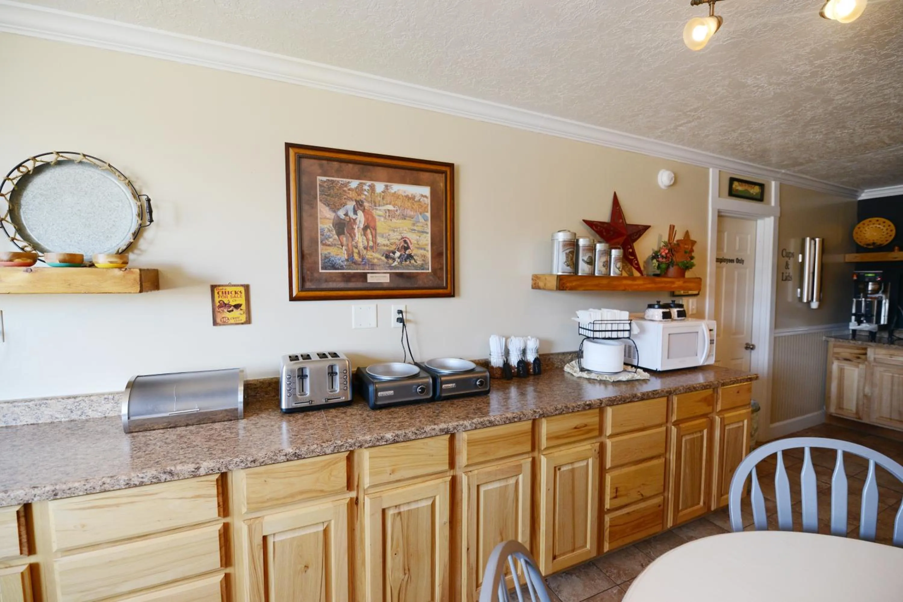Coffee/tea facilities in Western Inn - Tremonton, Utah