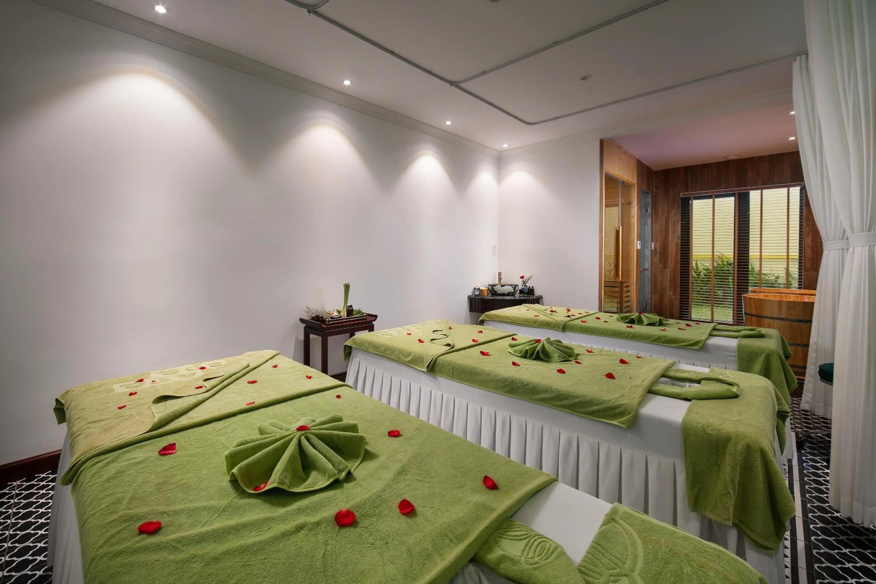 Massage, Bed in Hoi An Golden Holiday Villa