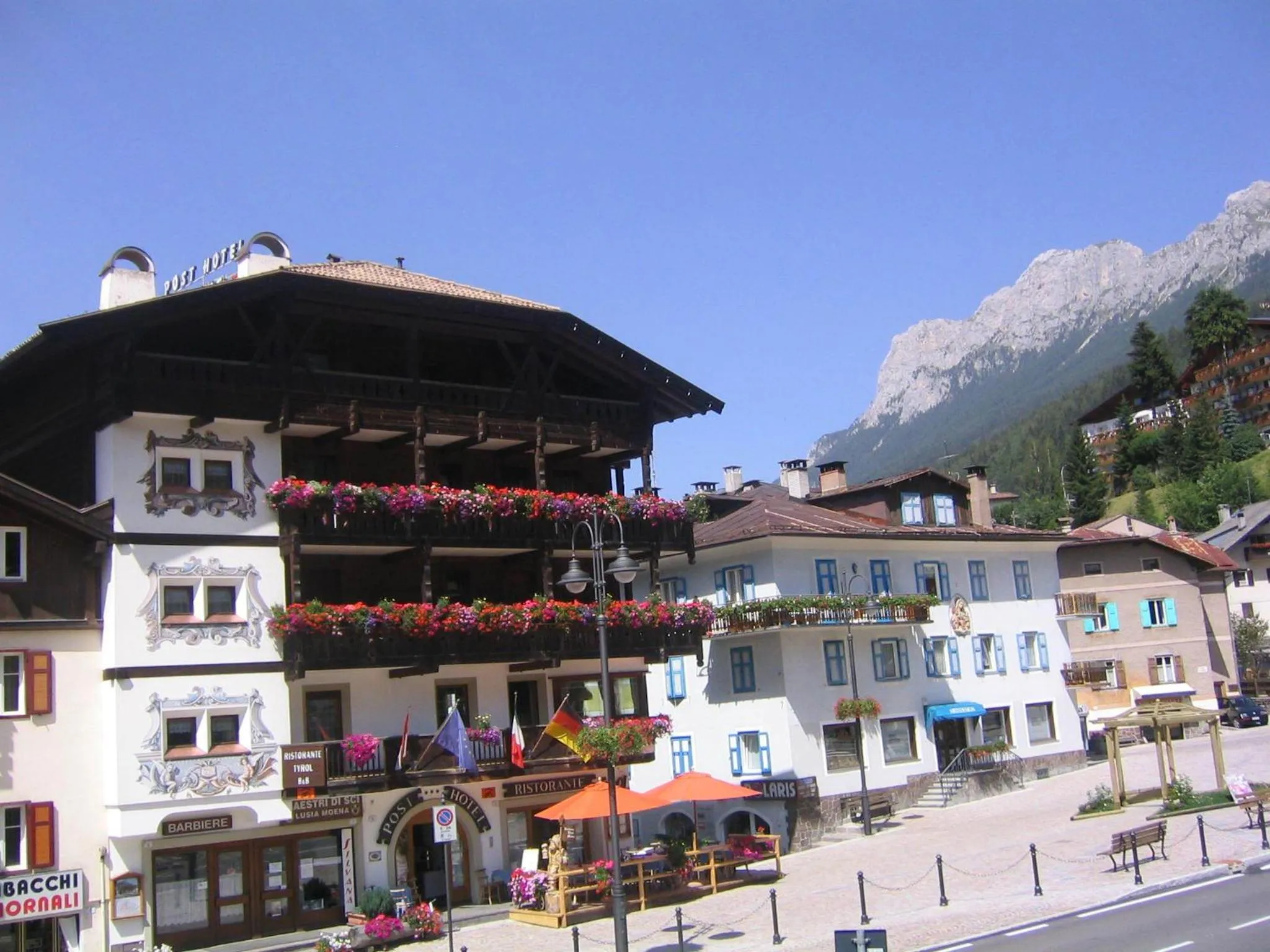 Facade/entrance in Post Hotel Moena