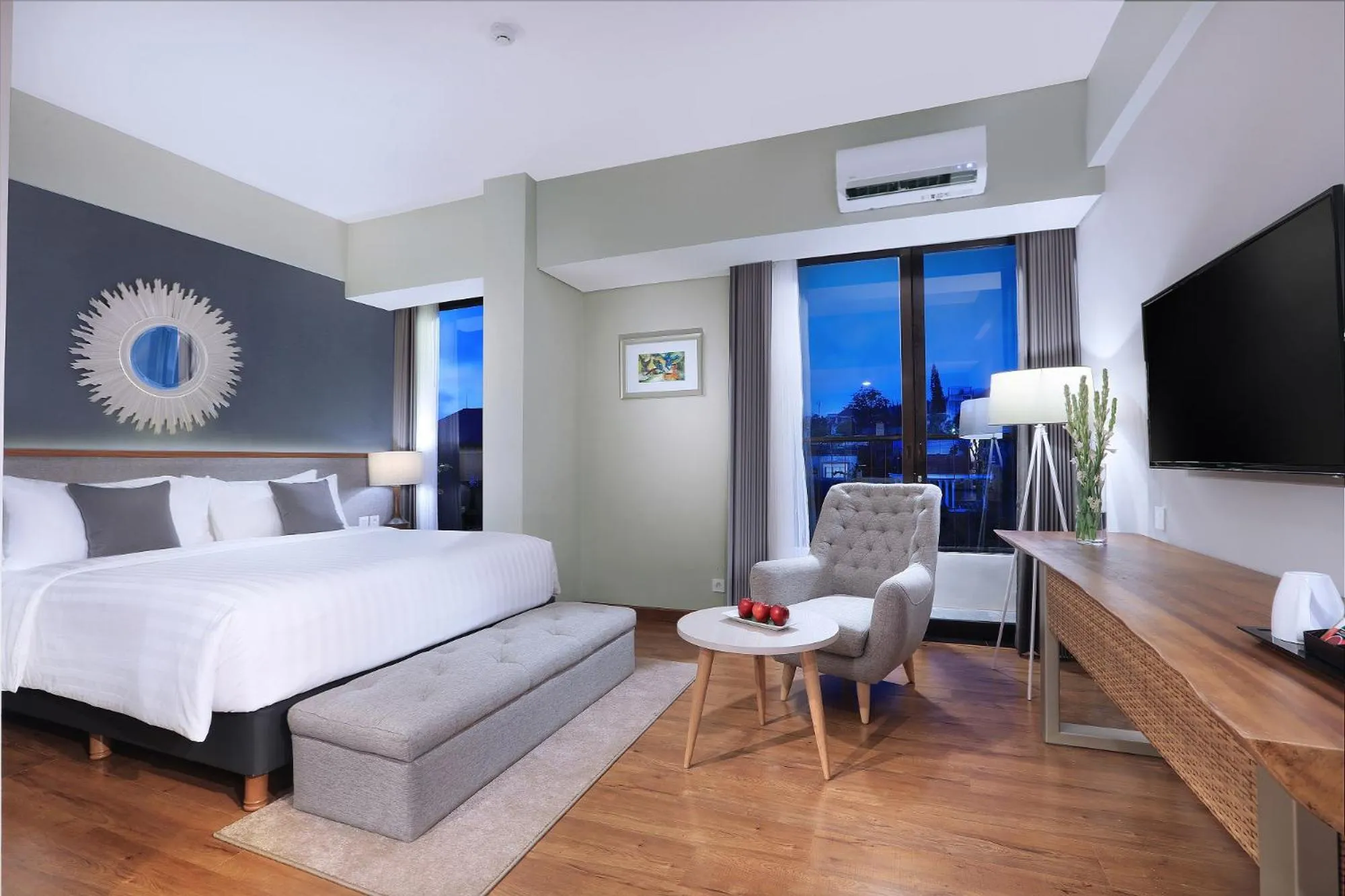 Photo of the whole room, Bed in Aston Inn Batu