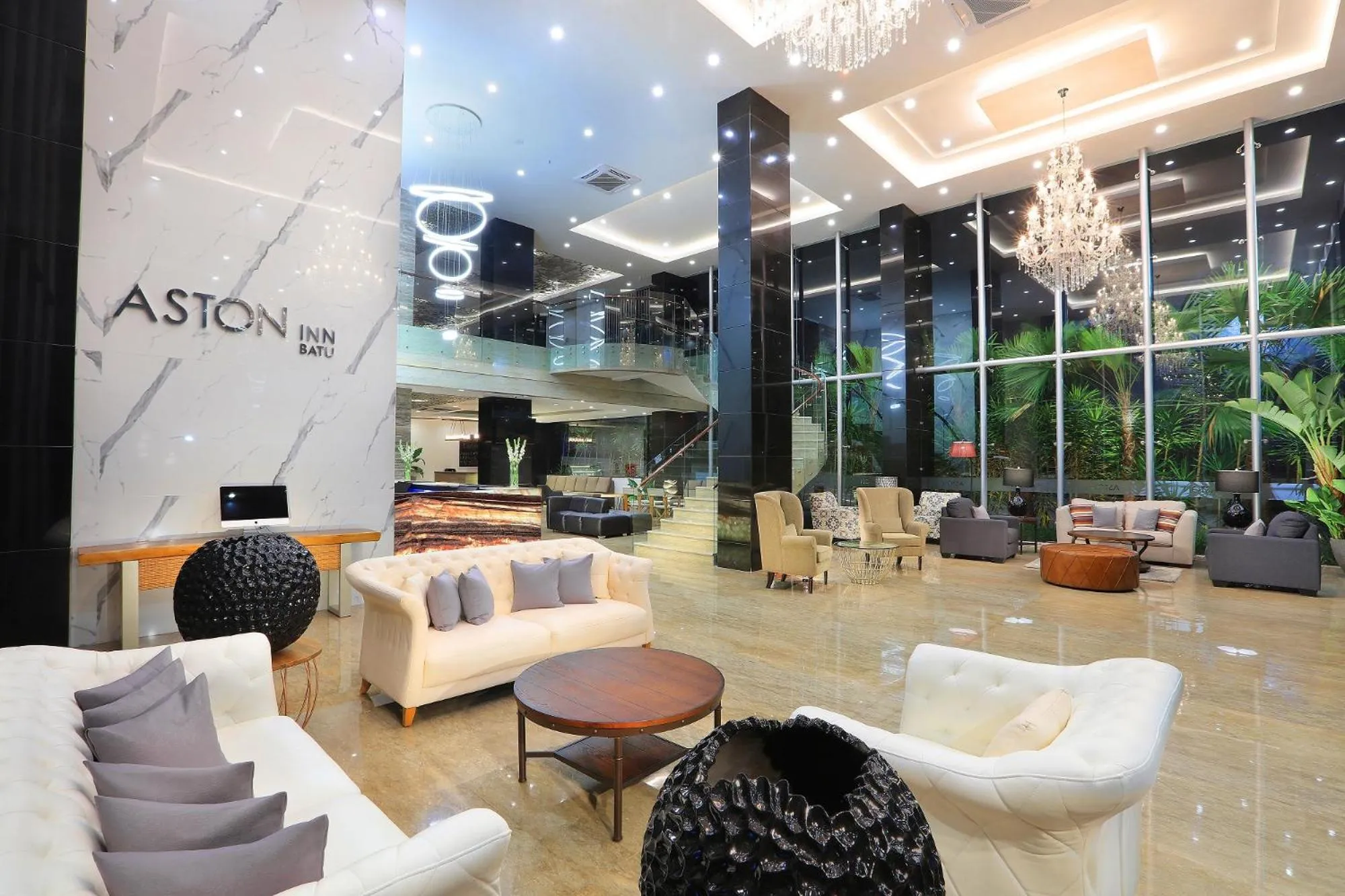 Lobby or reception in Aston Inn Batu
