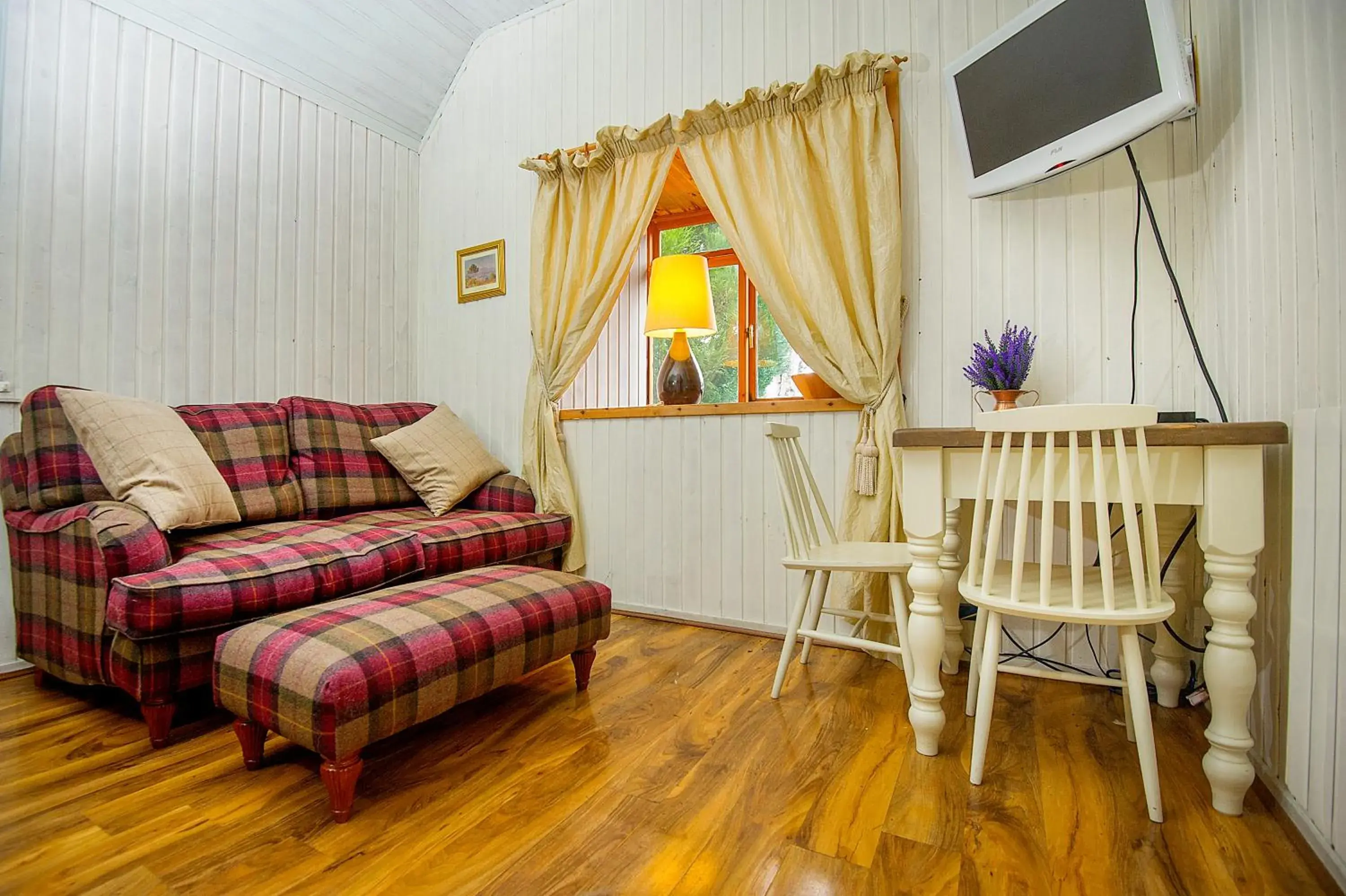 Self-Catering Cottage in The Falls Of Dochart Inn Self-Catering Cottage in The Falls Of Dochart Inn