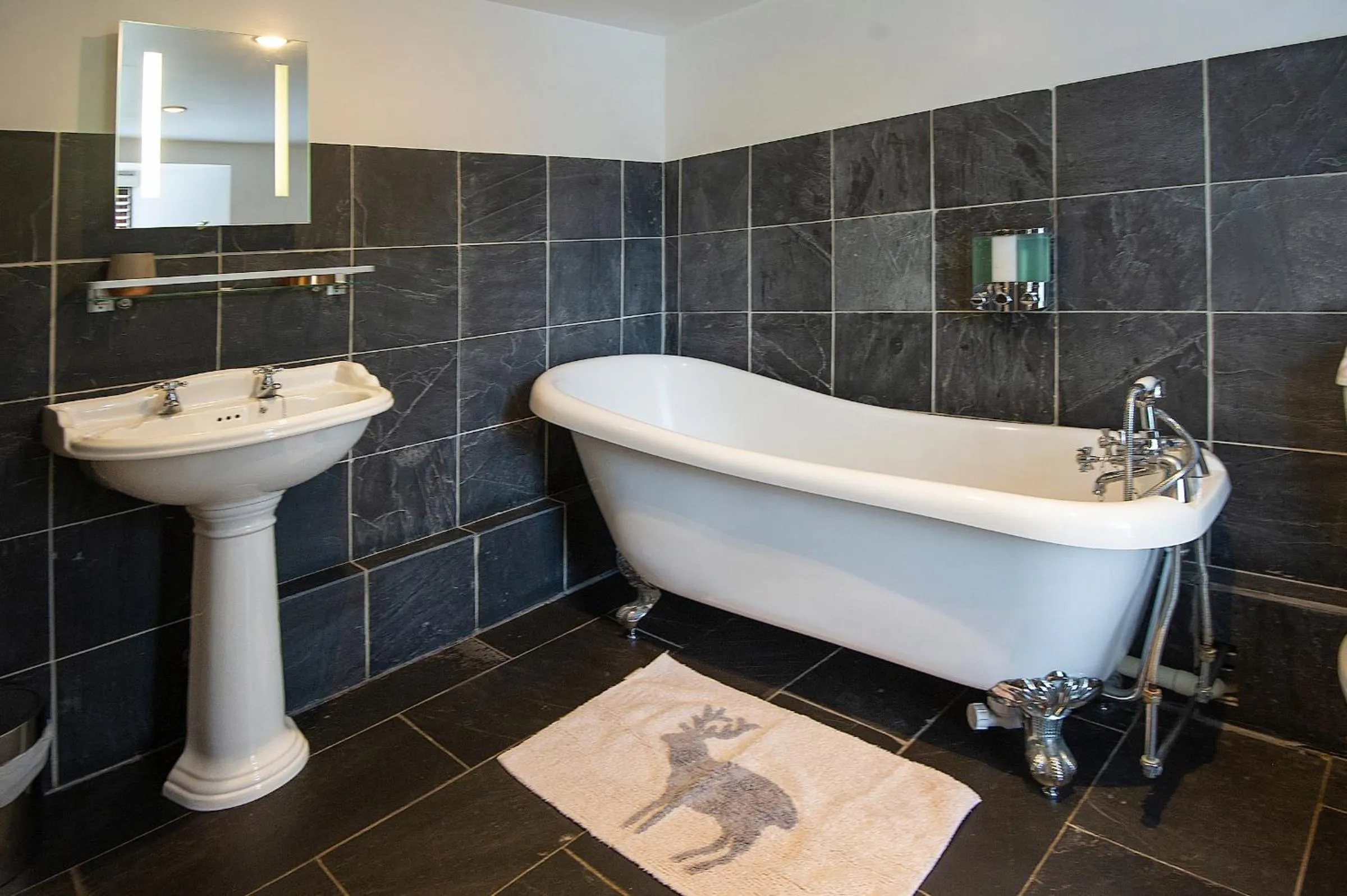 The Falls Of Dochart Inn