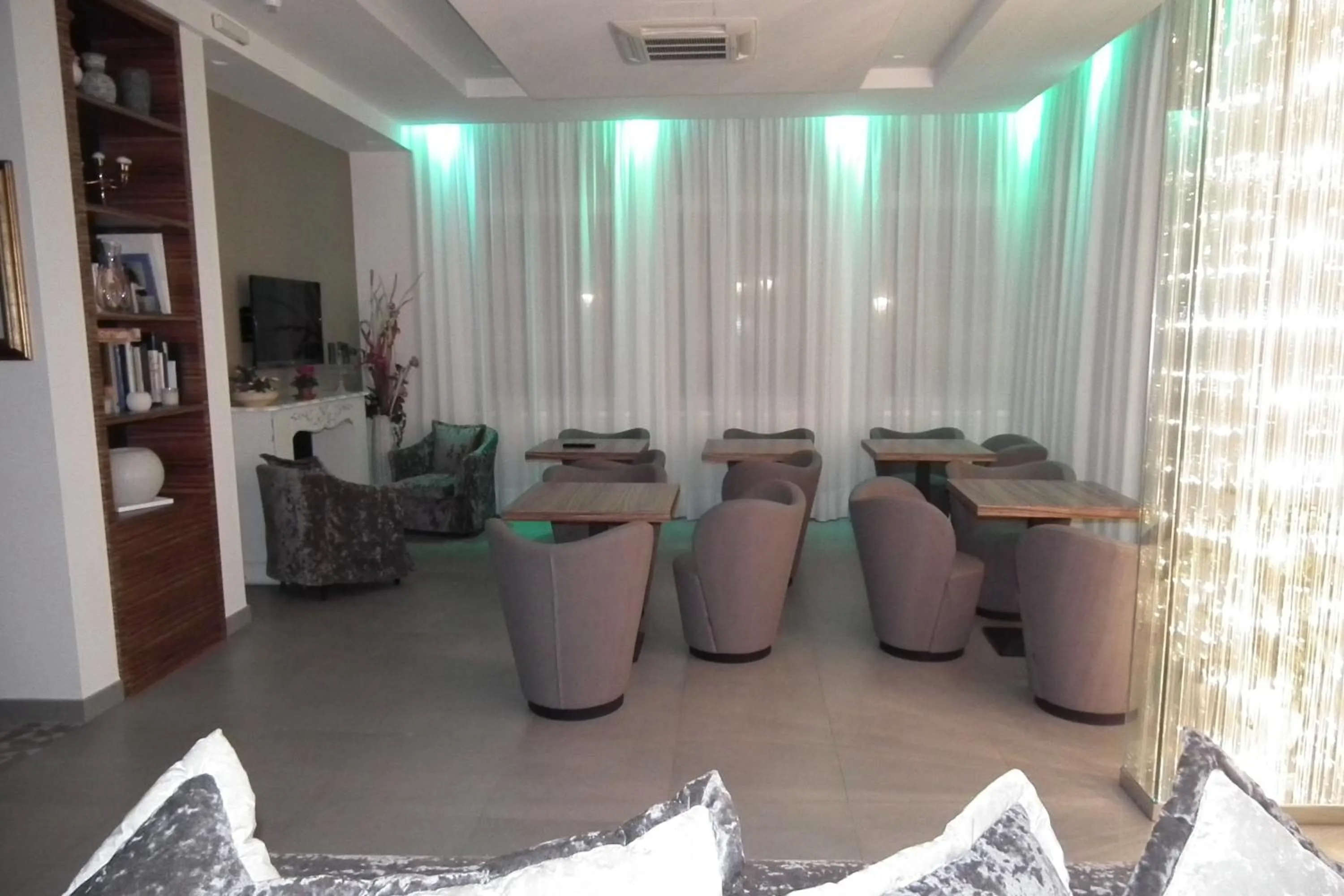 Communal lounge/ TV room in Hotel Montepizzo