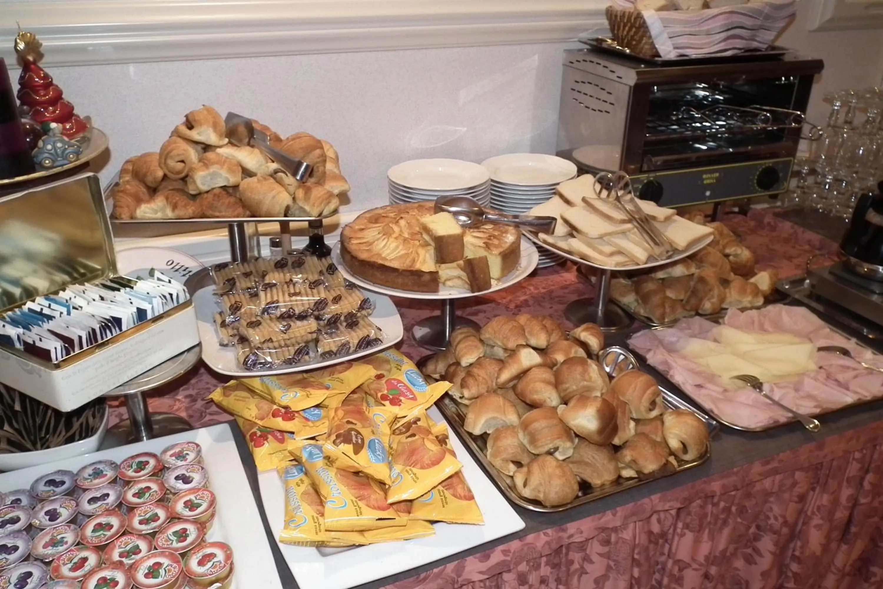 Restaurant/places to eat in Hotel Montepizzo