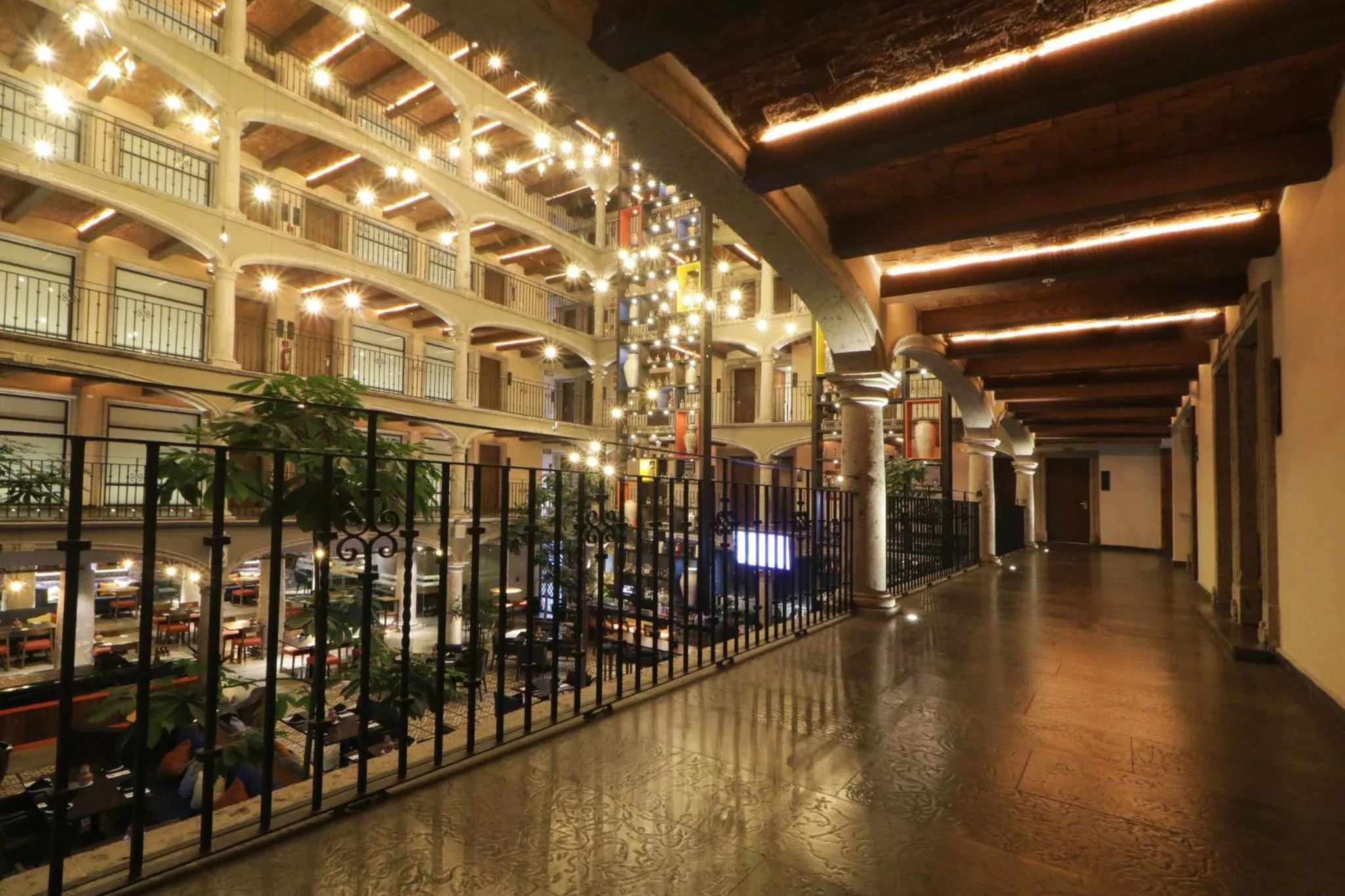 Lobby or reception in Hotel Indigo Guadalajara Expo by IHG