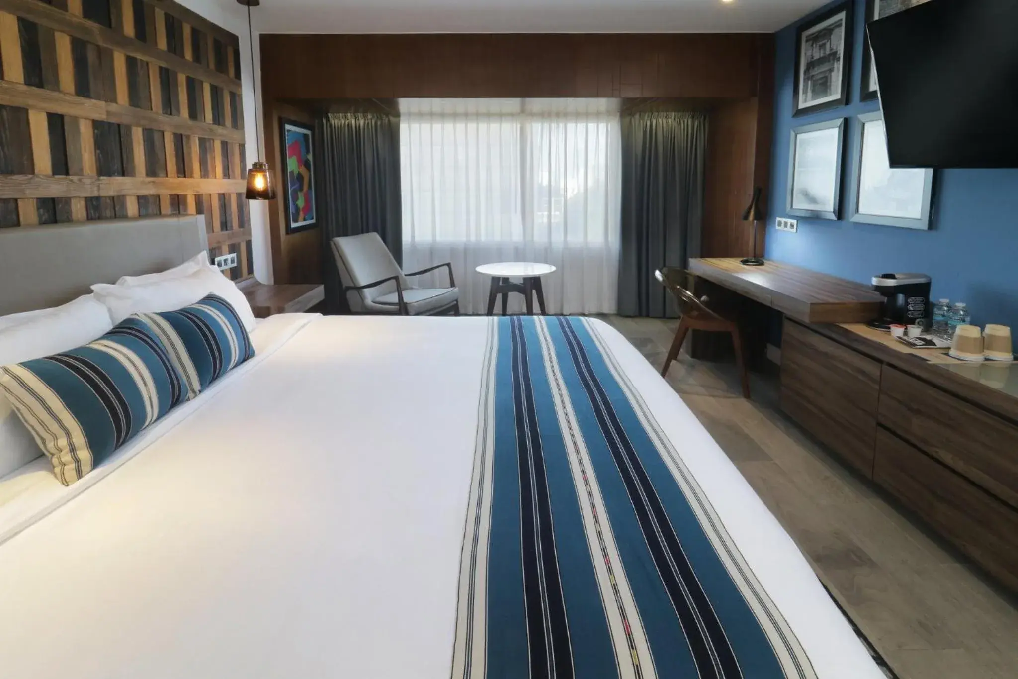 Room with One King and One Futon Bed in Hotel Indigo Guadalajara Expo by IHG Room with One King and One Futon Bed in Hotel Indigo Guadalajara Expo by IHG