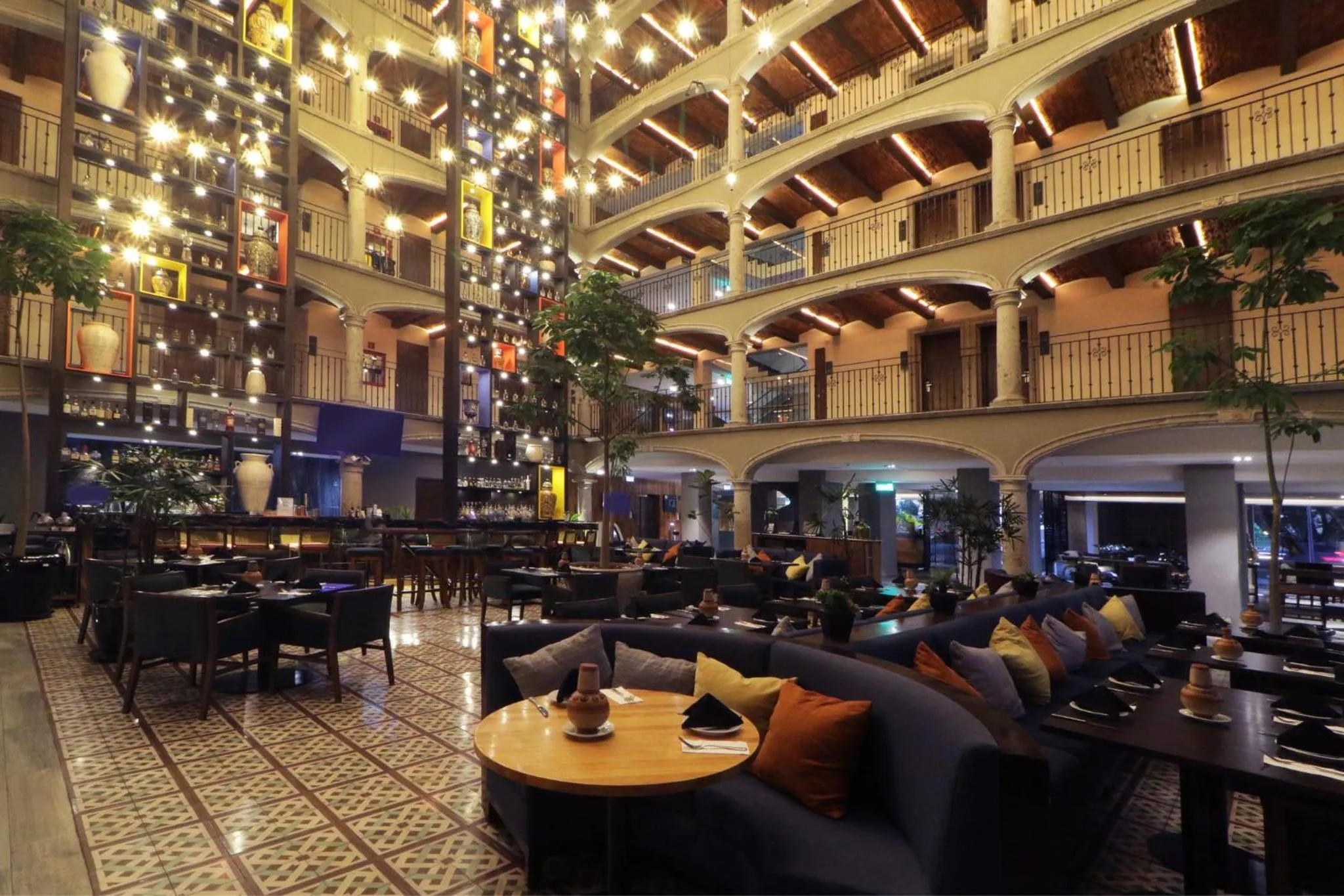 Restaurant/places to eat in Hotel Indigo Guadalajara Expo by IHG