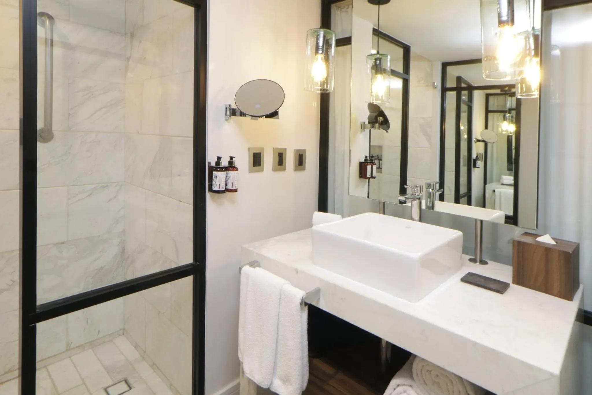 Bathroom in Hotel Indigo Guadalajara Expo by IHG