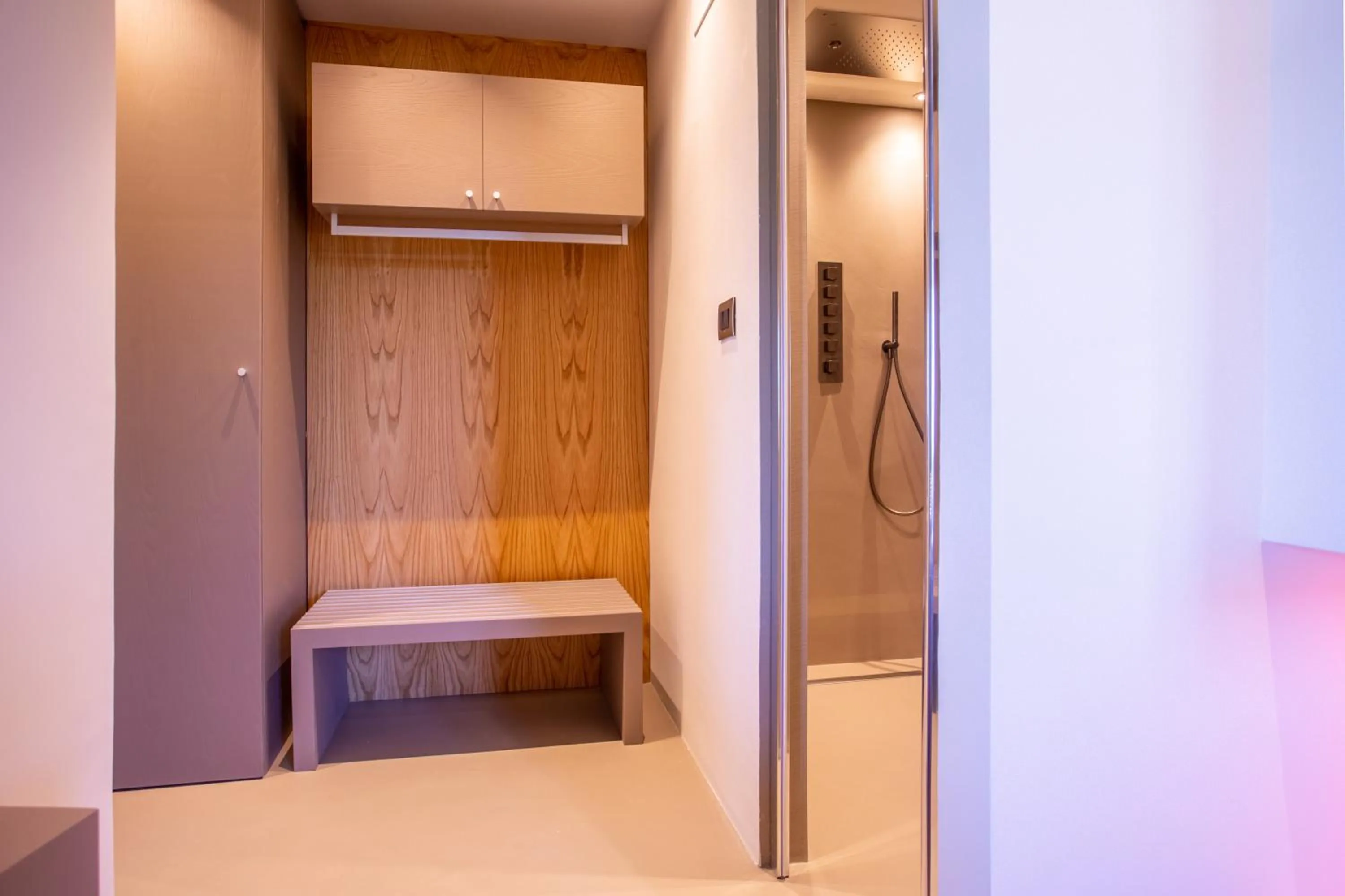 wardrobe in Park Hotel Bellavista