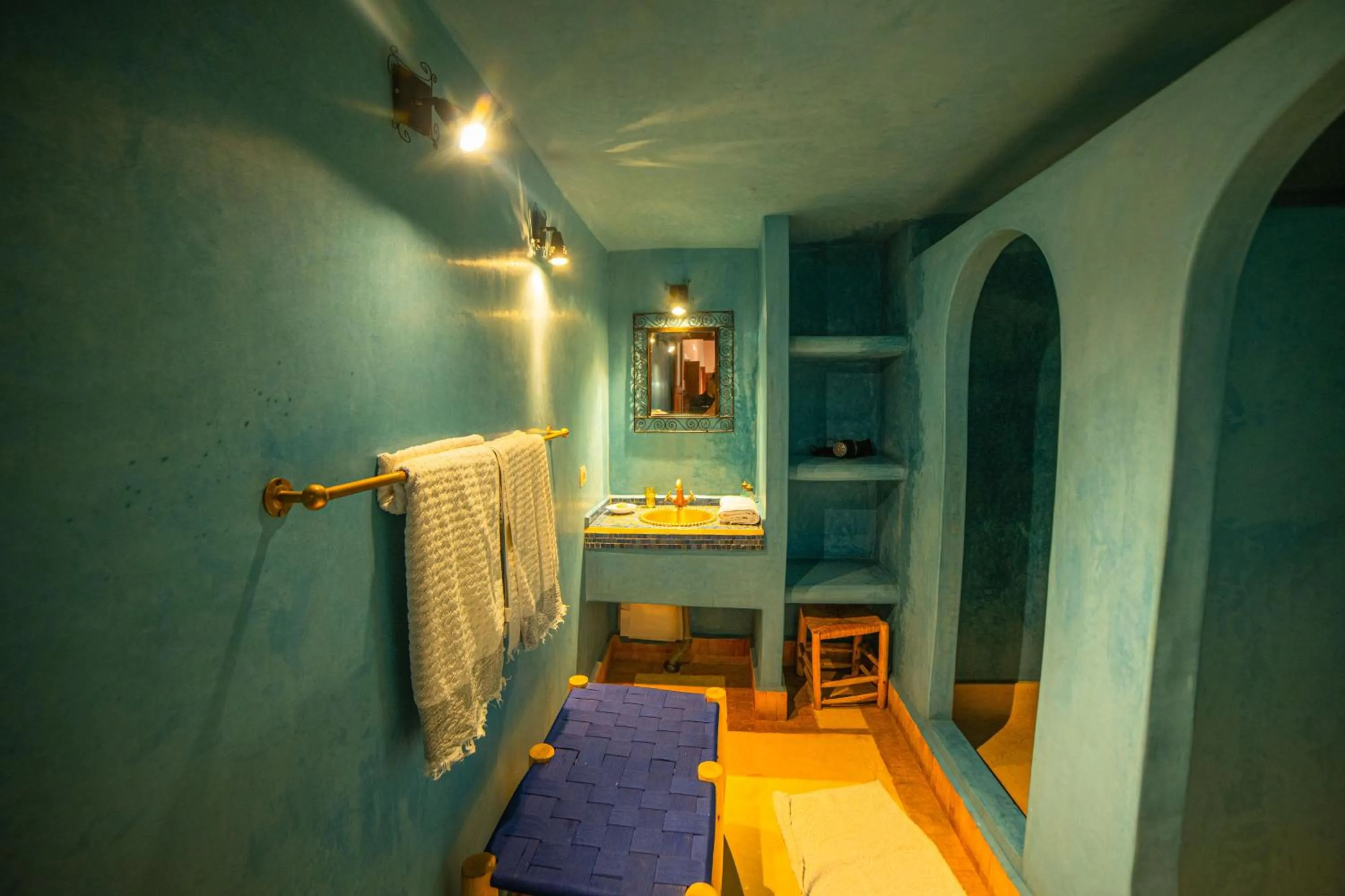 Bathroom, Bed in Riad Euphorbe